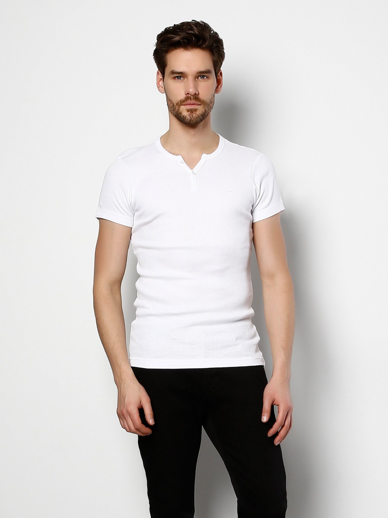 Футболки і поло Colin’s модель CL1023068WHT Футболки і поло Colin’s модель CL1023068WHT Фото