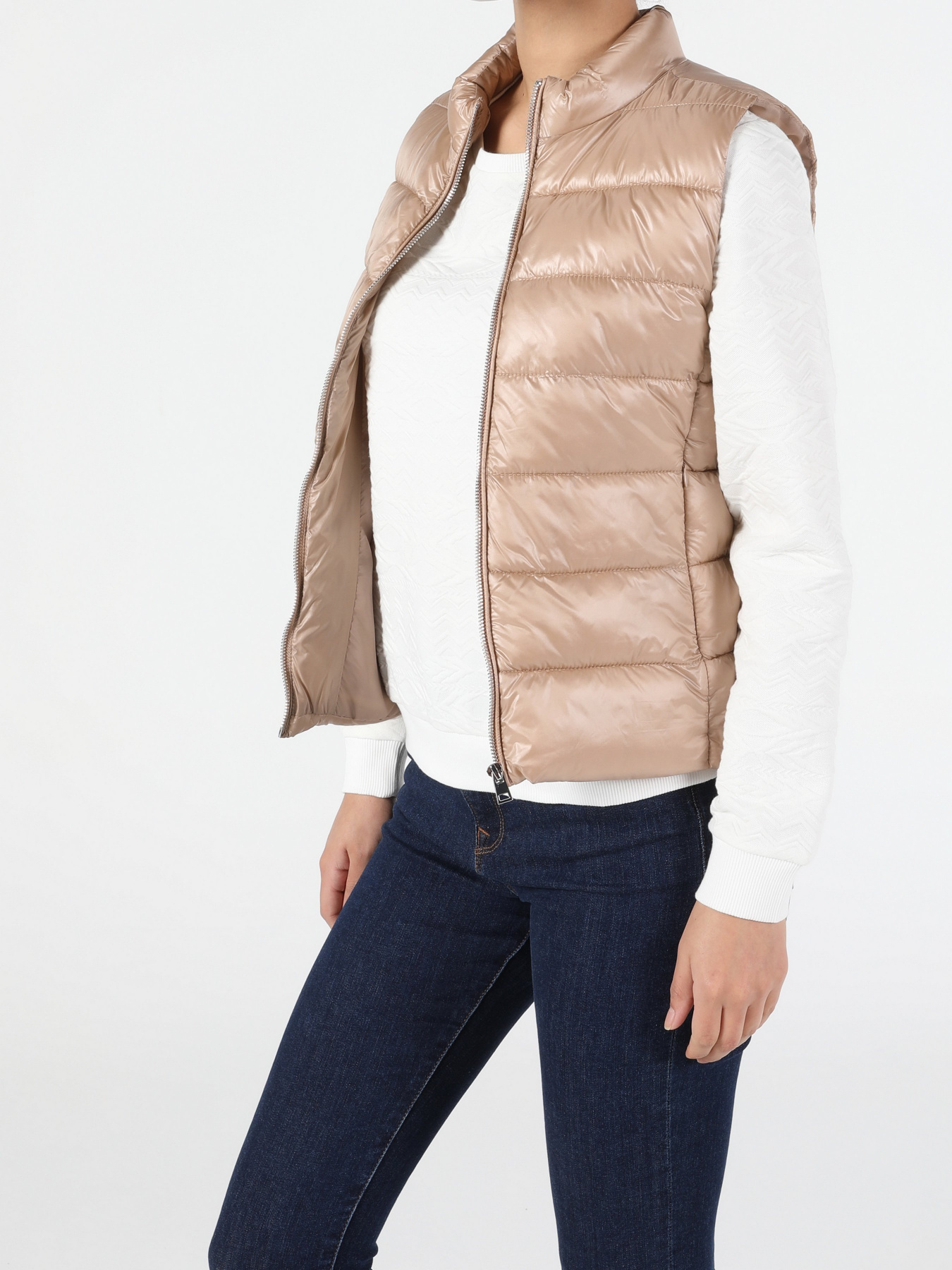 Жилет Colin’s модель CL1053029BEI Жилет Colin’s модель CL1053029BEI Фото