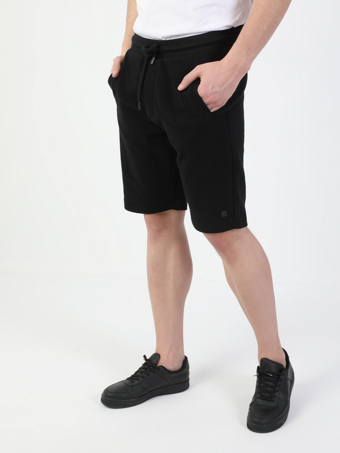 Шорты Colin’s модель CL1049501BLK Фото