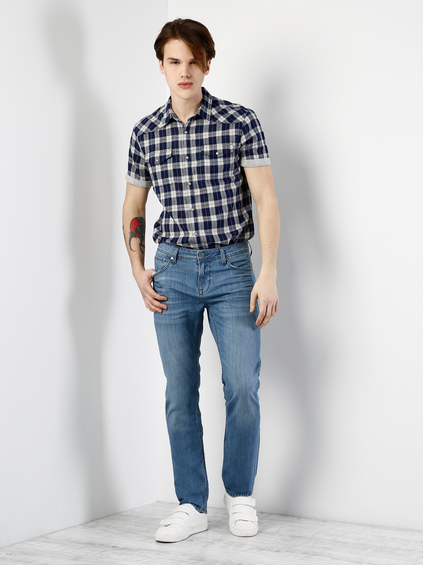 Джинсы Colin’s 044 Karl модель CL1030527DN07922 Джинсы Colin’s 044 Karl модель CL1030527DN07922 Фото