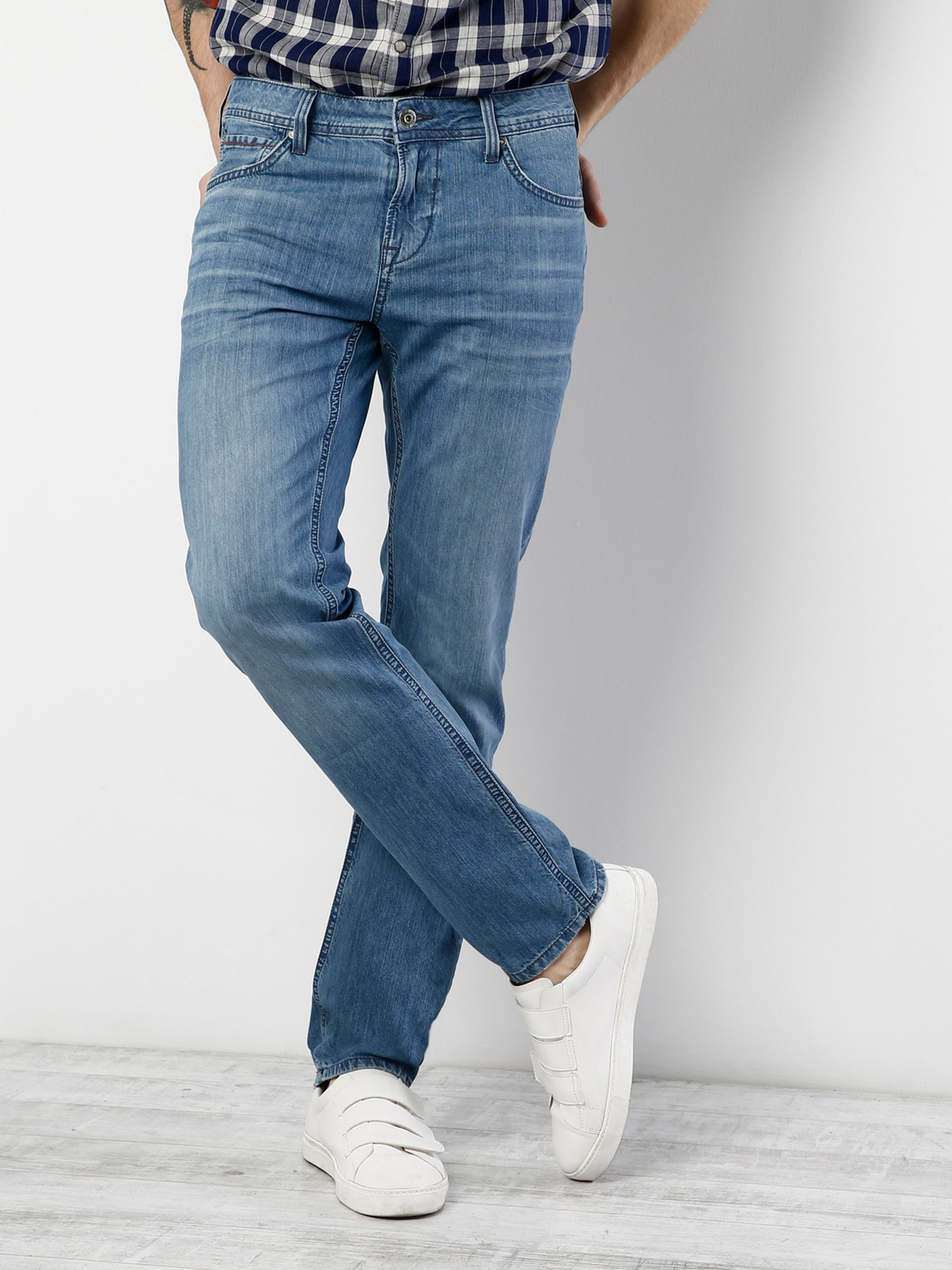 Джинсы Colin’s 044 Karl модель CL1030527DN07922 Джинсы Colin’s 044 Karl модель CL1030527DN07922 Фото