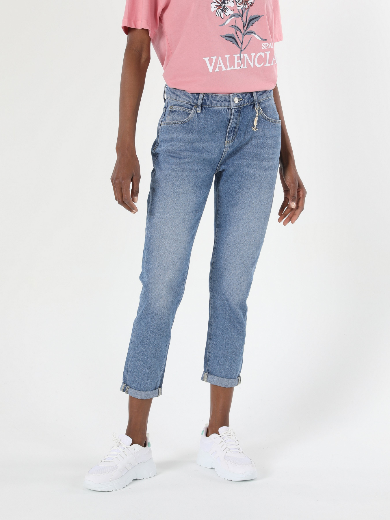 Бойфренды Colin’s 893 Julia модель CL1055541DN41490 Фото