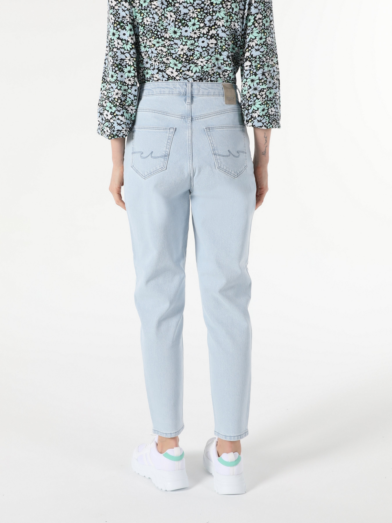 Джинсы мом Colin’s модель CL1055547DN41502 Джинсы мом Colin’s модель CL1055547DN41502 Фото