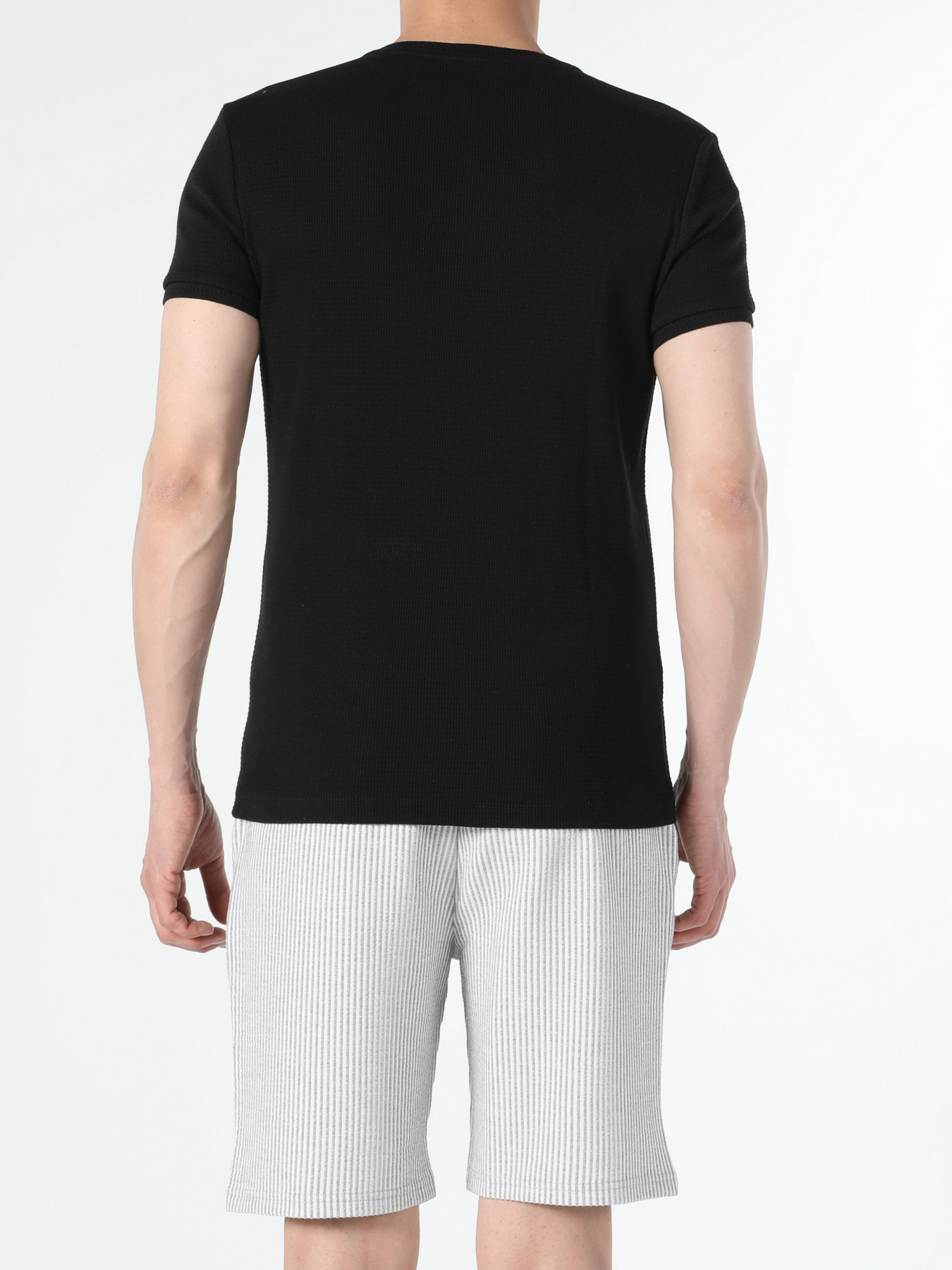 Футболки и поло Colin’s модель CL1053573BLK Фото