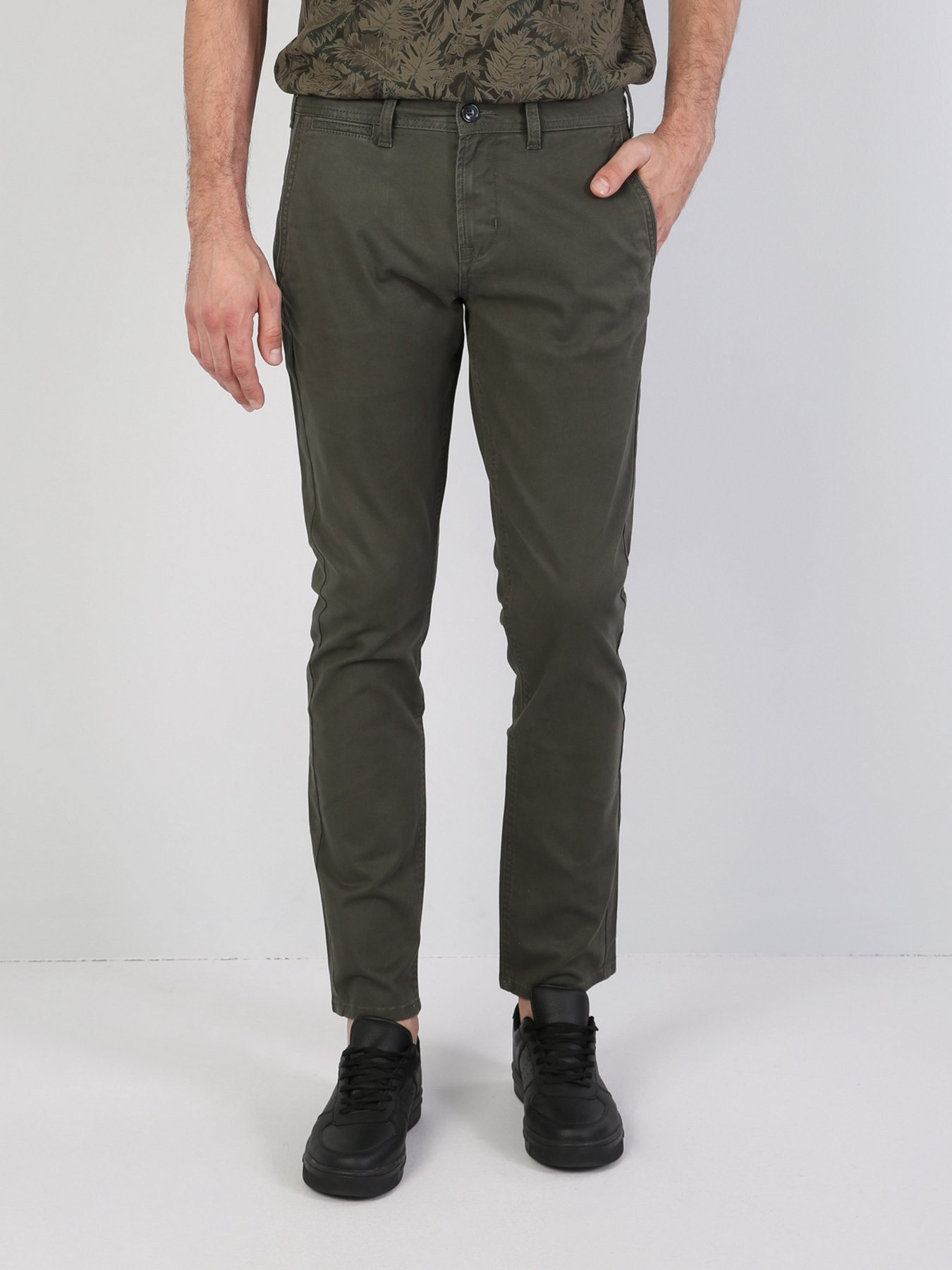 Повседневные штаны Colin’s модель CL1034594KHA Фото