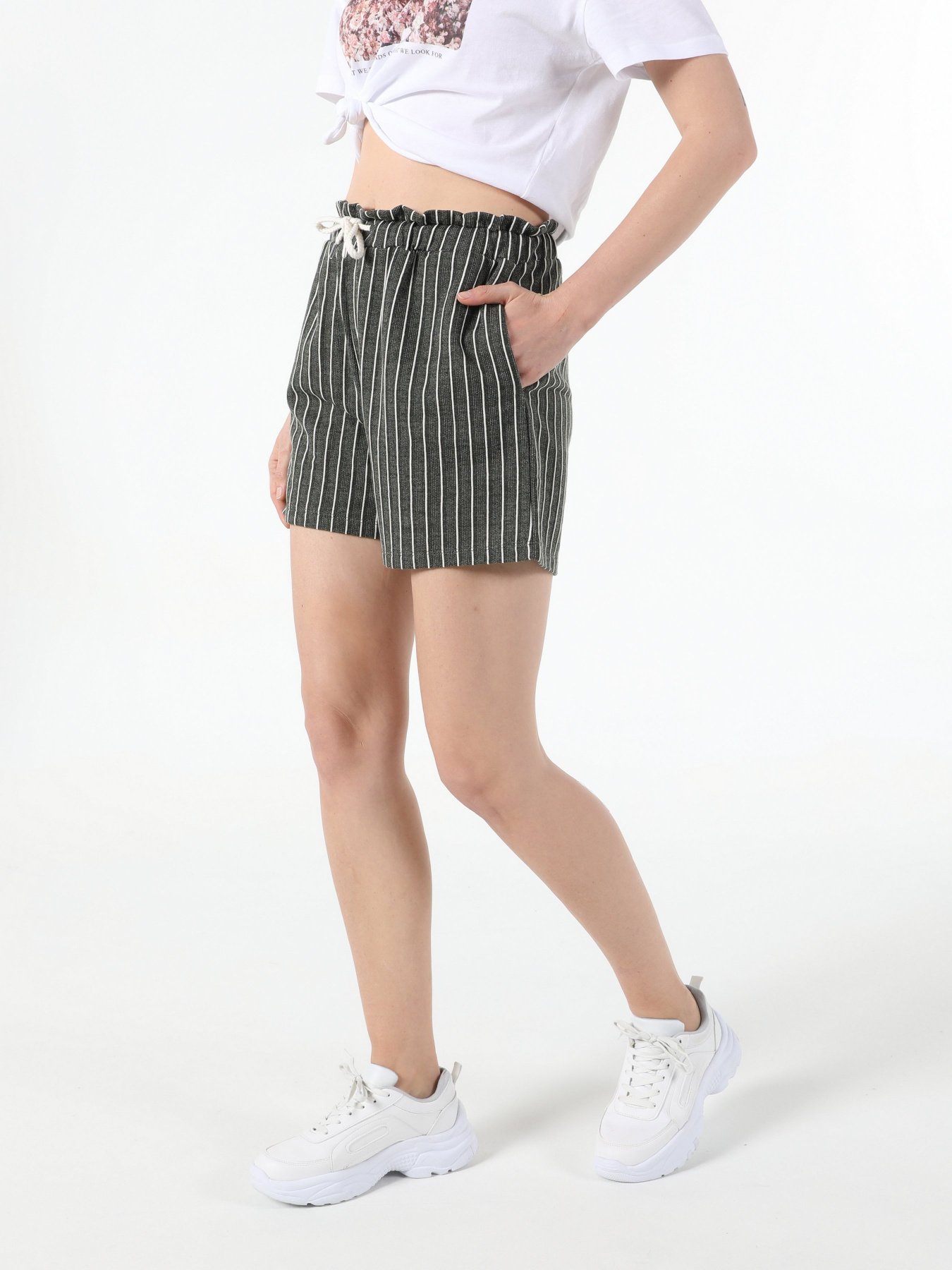 Повседневные шорты Colin’s модель CL1054036KHA Фото