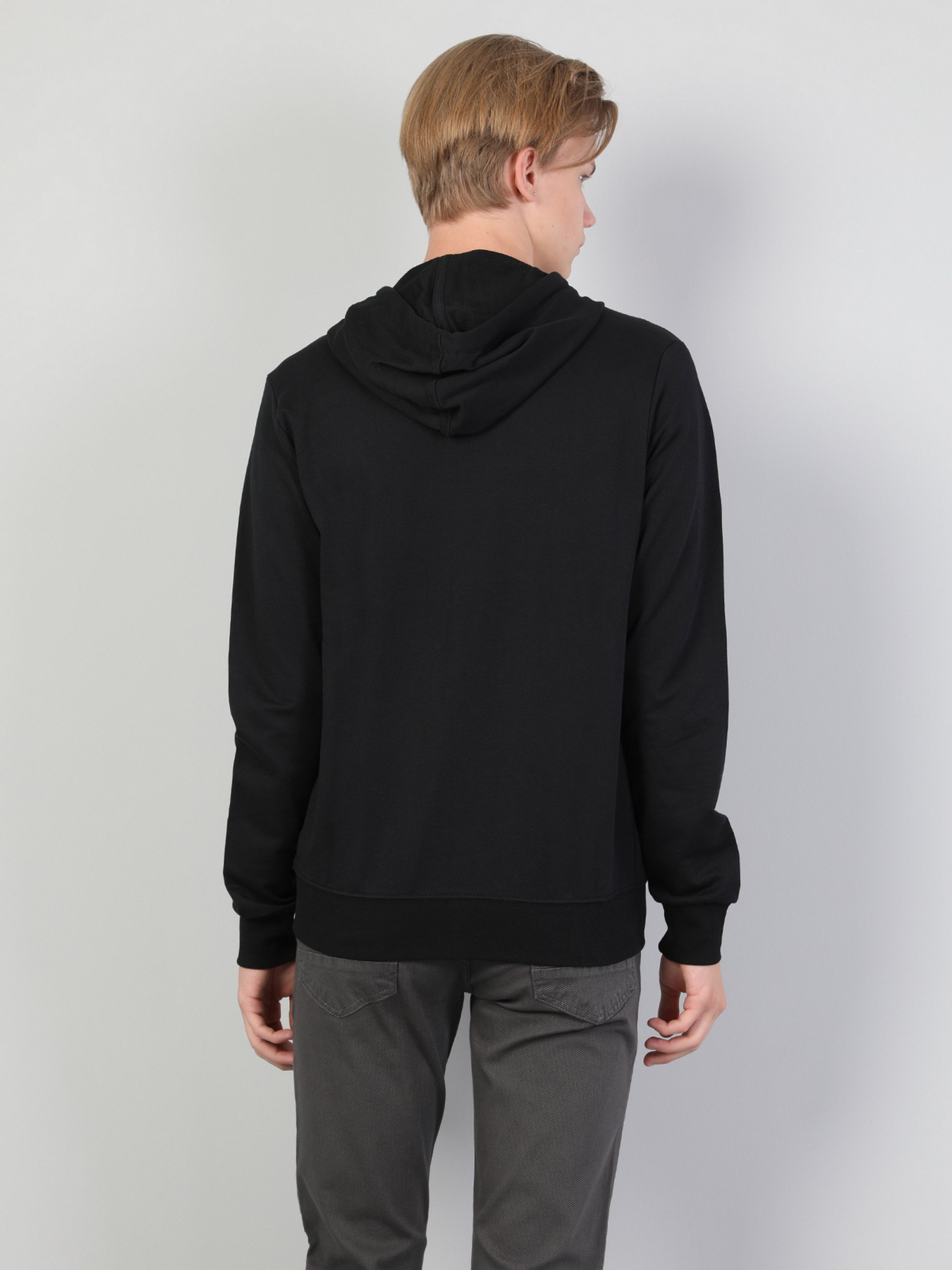 Свитшот Colin’s модель CL1002717BLK Фото