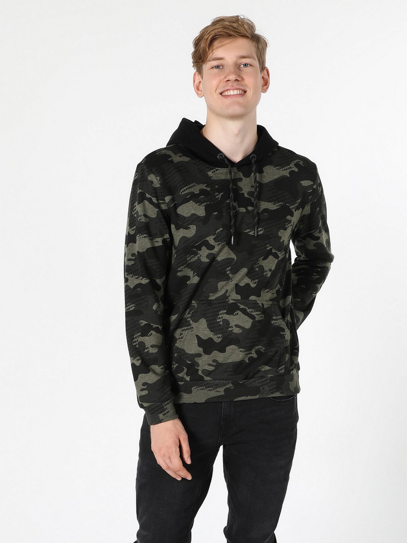 Худи Colin’s модель CL1046933KHA Худи Colin’s модель CL1046933KHA Фото