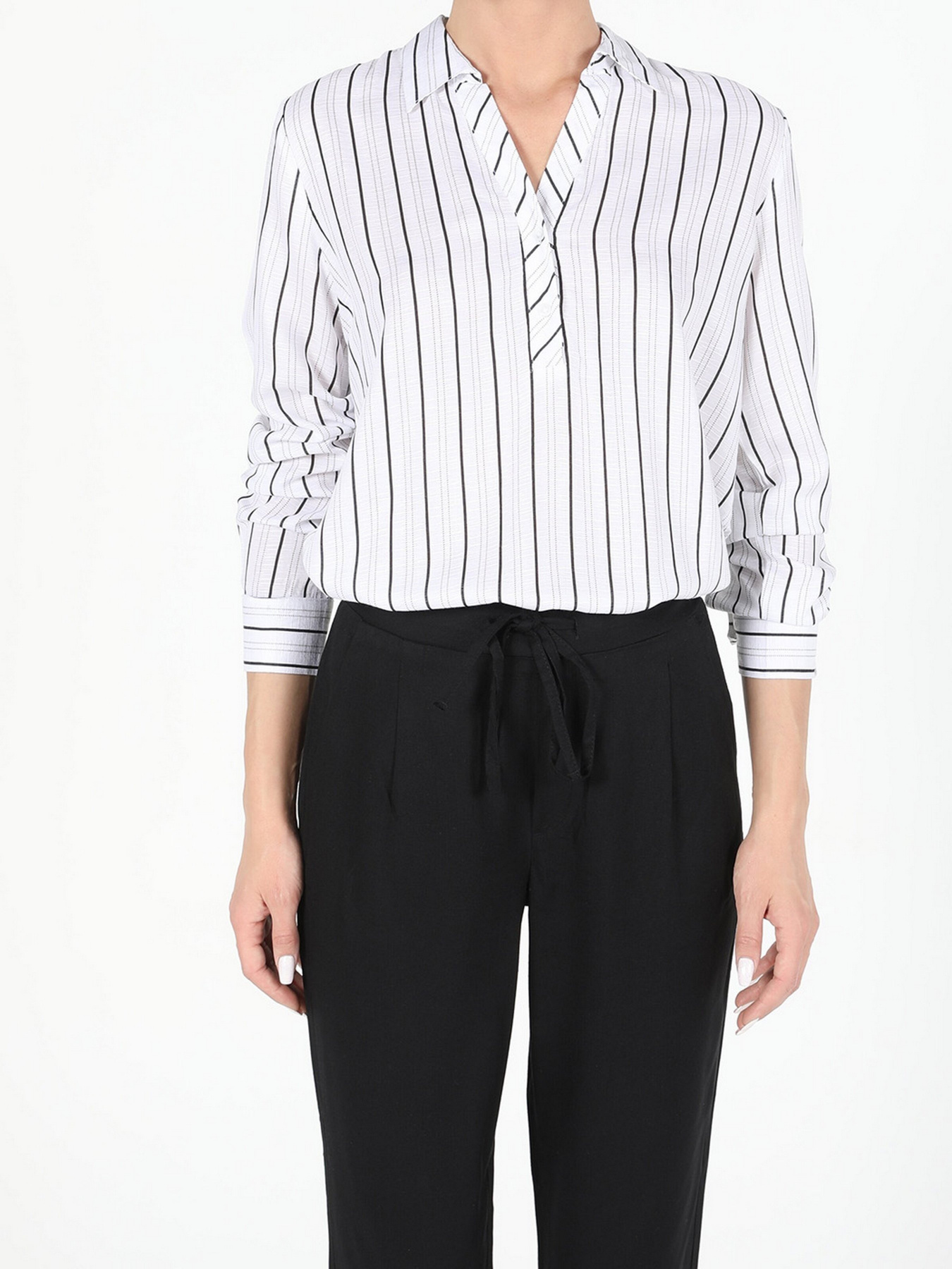 Блуза Colin’s модель CL1051603OFW Блуза Colin’s модель CL1051603OFW Фото