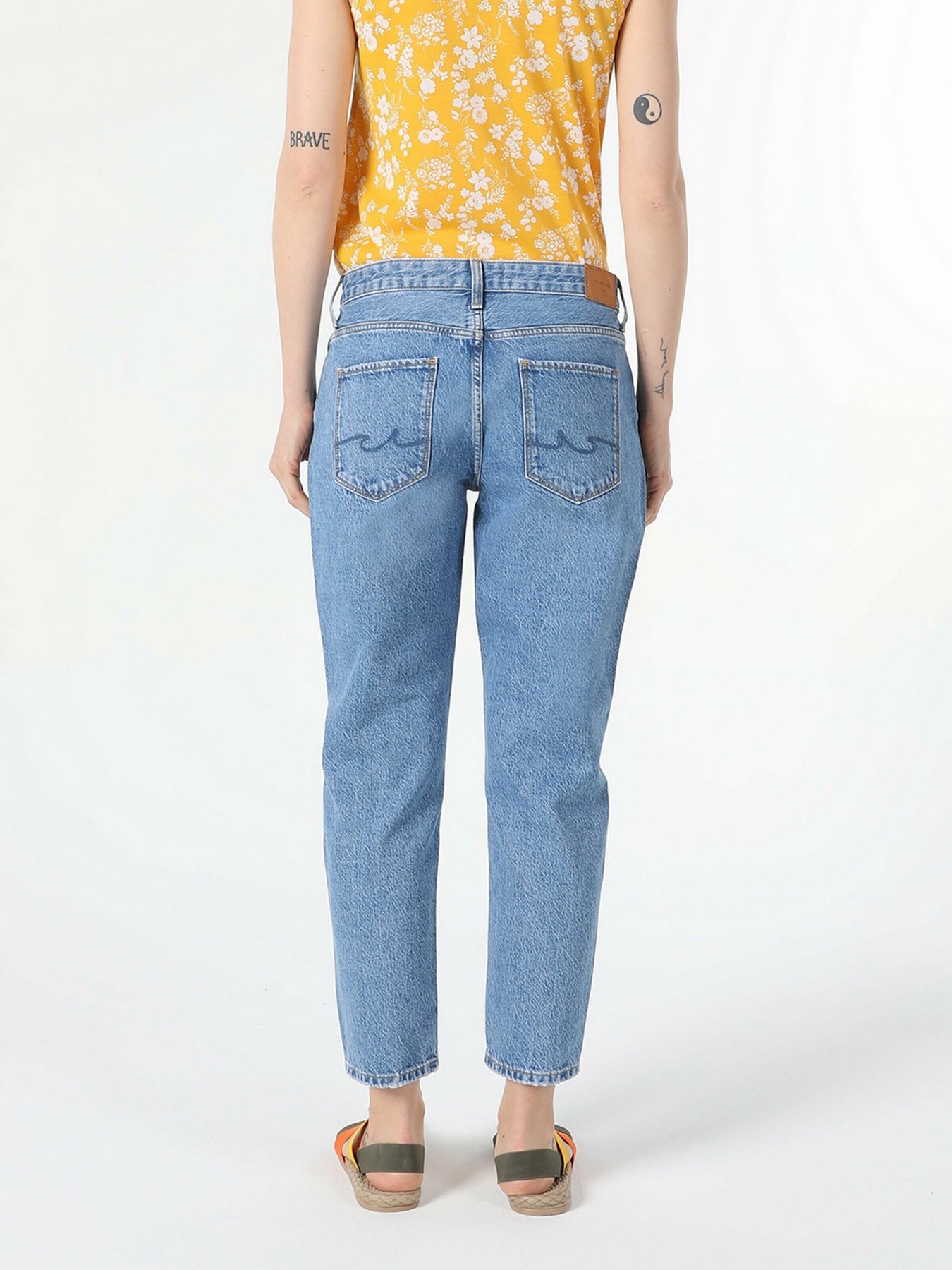 Бойфренды Colin’s 892 Alina модель CL1055539DN41520 Фото