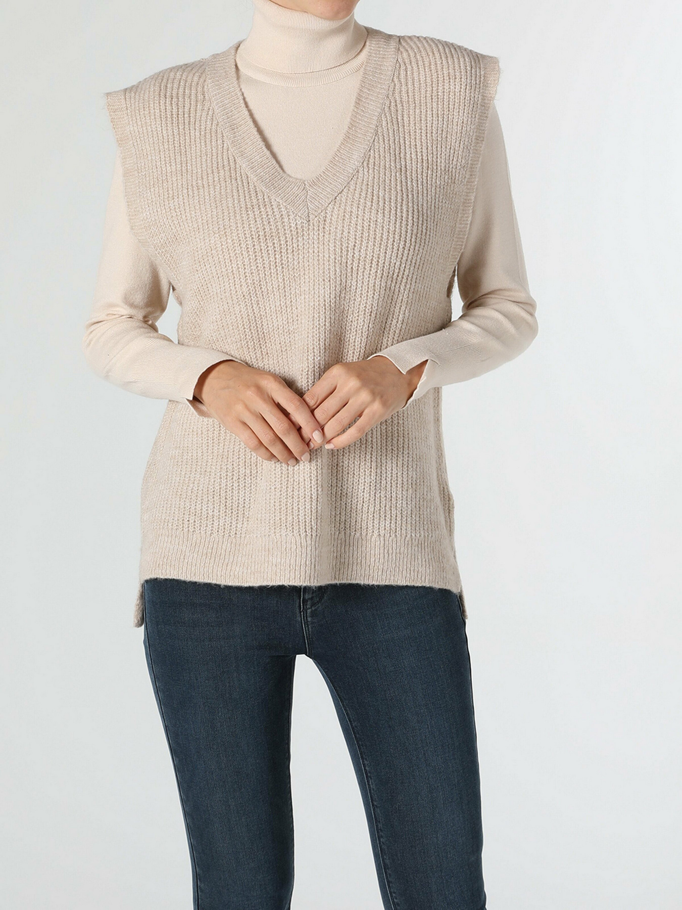 Жилет Colin’s модель CL1055857BEI Жилет Colin’s модель CL1055857BEI Фото