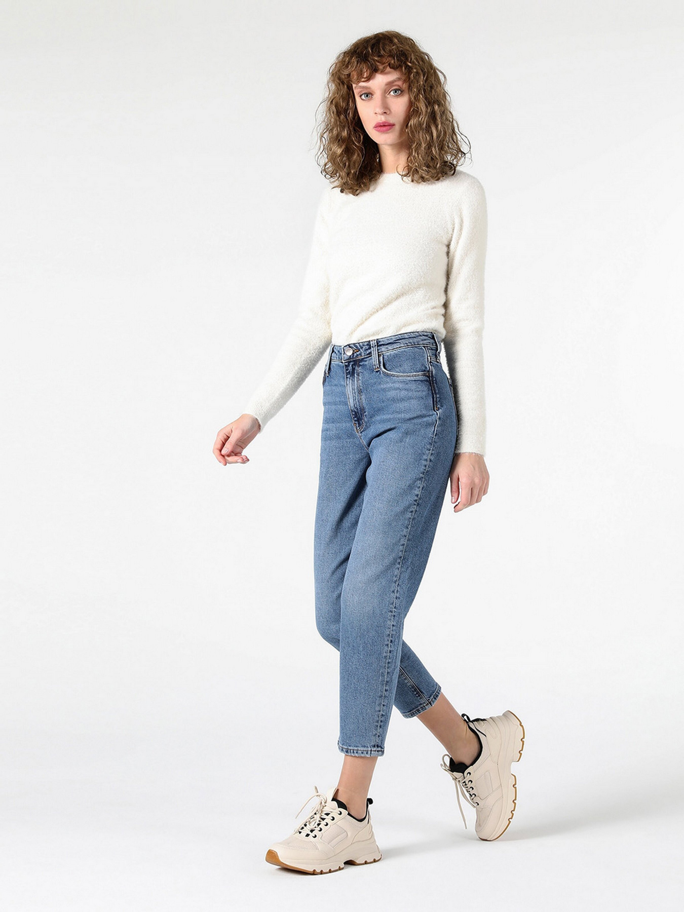 Джинсы мом Colin’s модель CL1056784DN41698 Джинсы мом Colin’s модель CL1056784DN41698 Фото