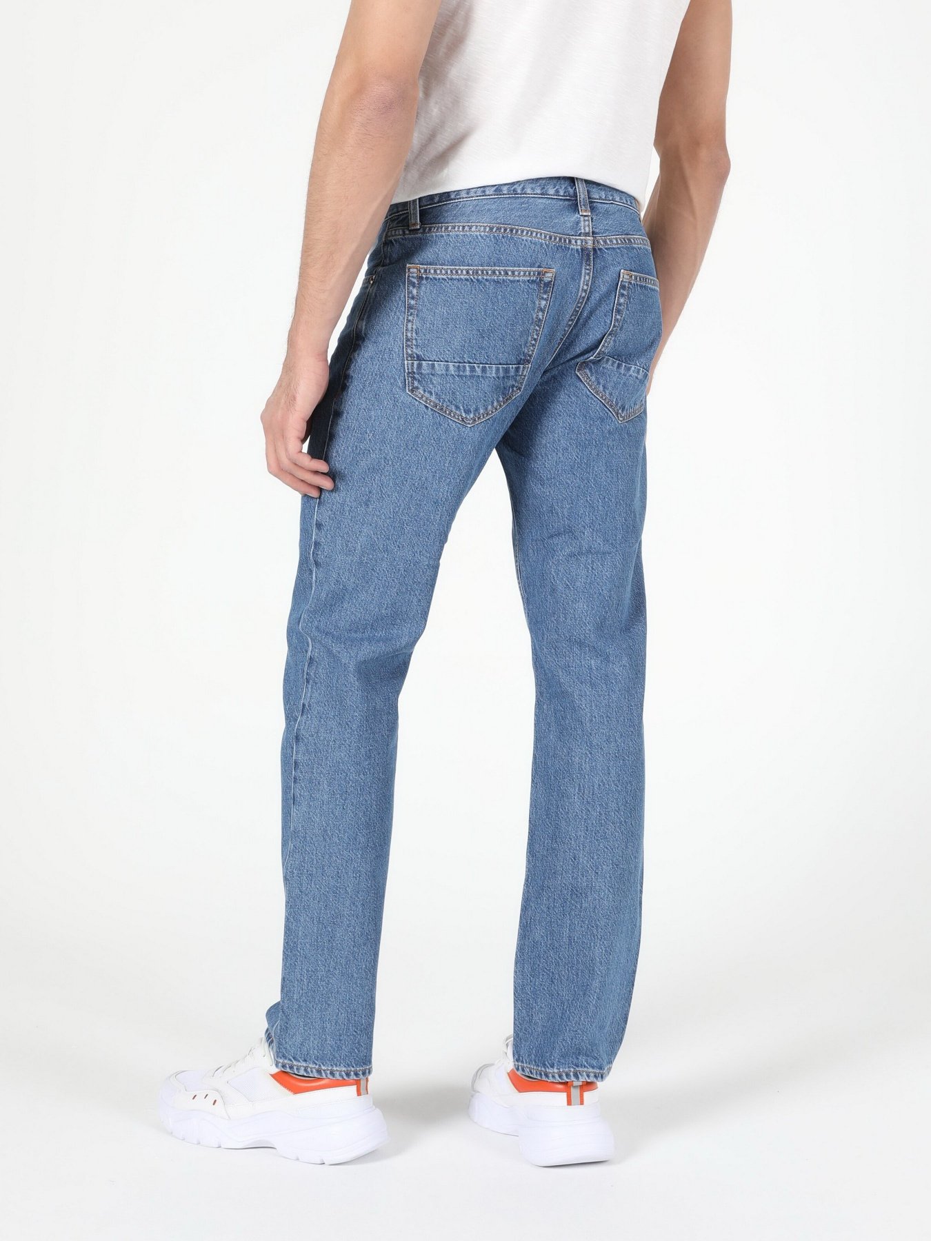 Прямые джинсы Colin’s 045 David модель CL1053751DN41310 Прямые джинсы Colin’s 045 David модель CL1053751DN41310 Фото