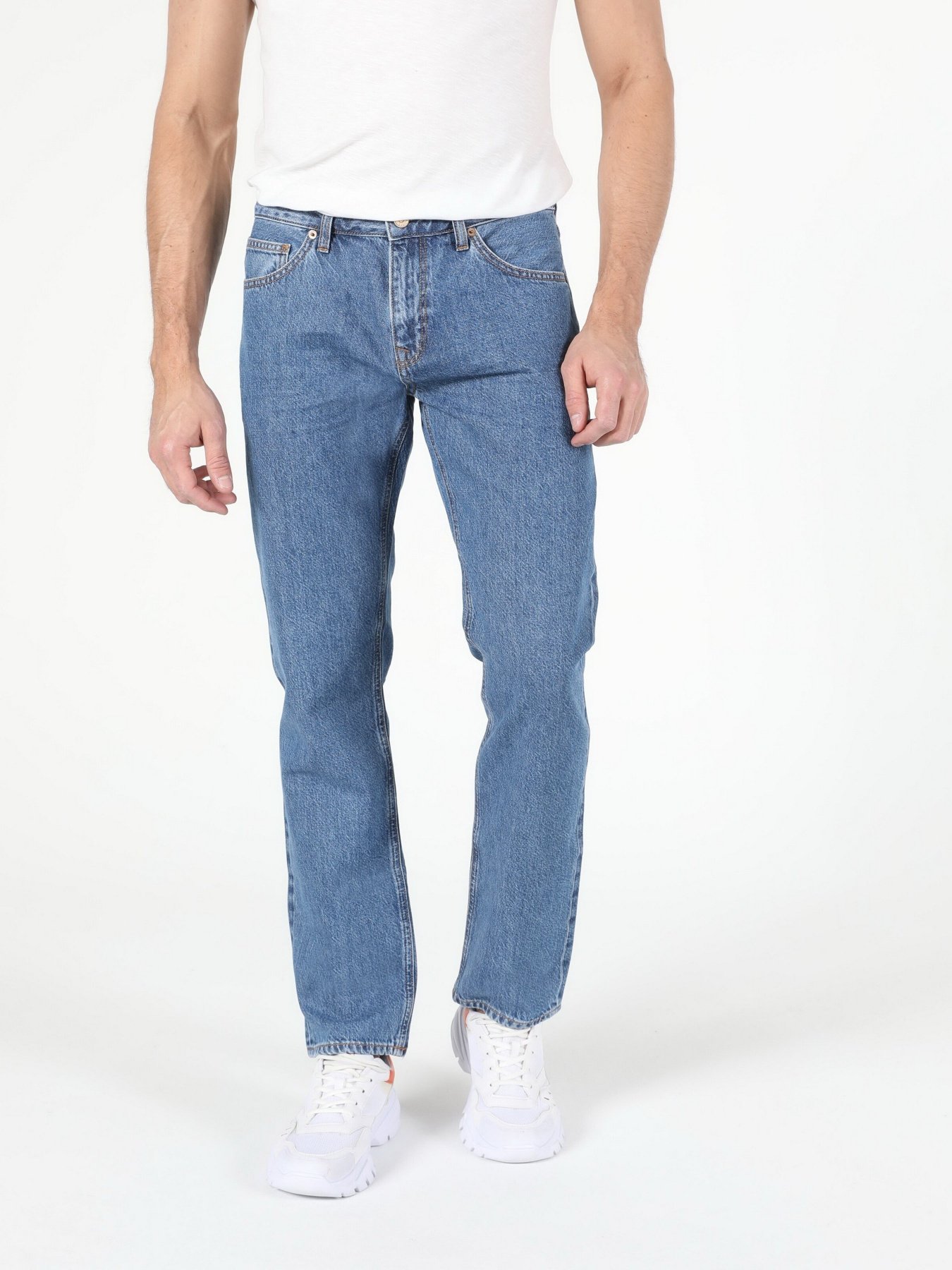 Прямые джинсы Colin’s 045 David модель CL1053751DN41310 Прямые джинсы Colin’s 045 David модель CL1053751DN41310 Фото