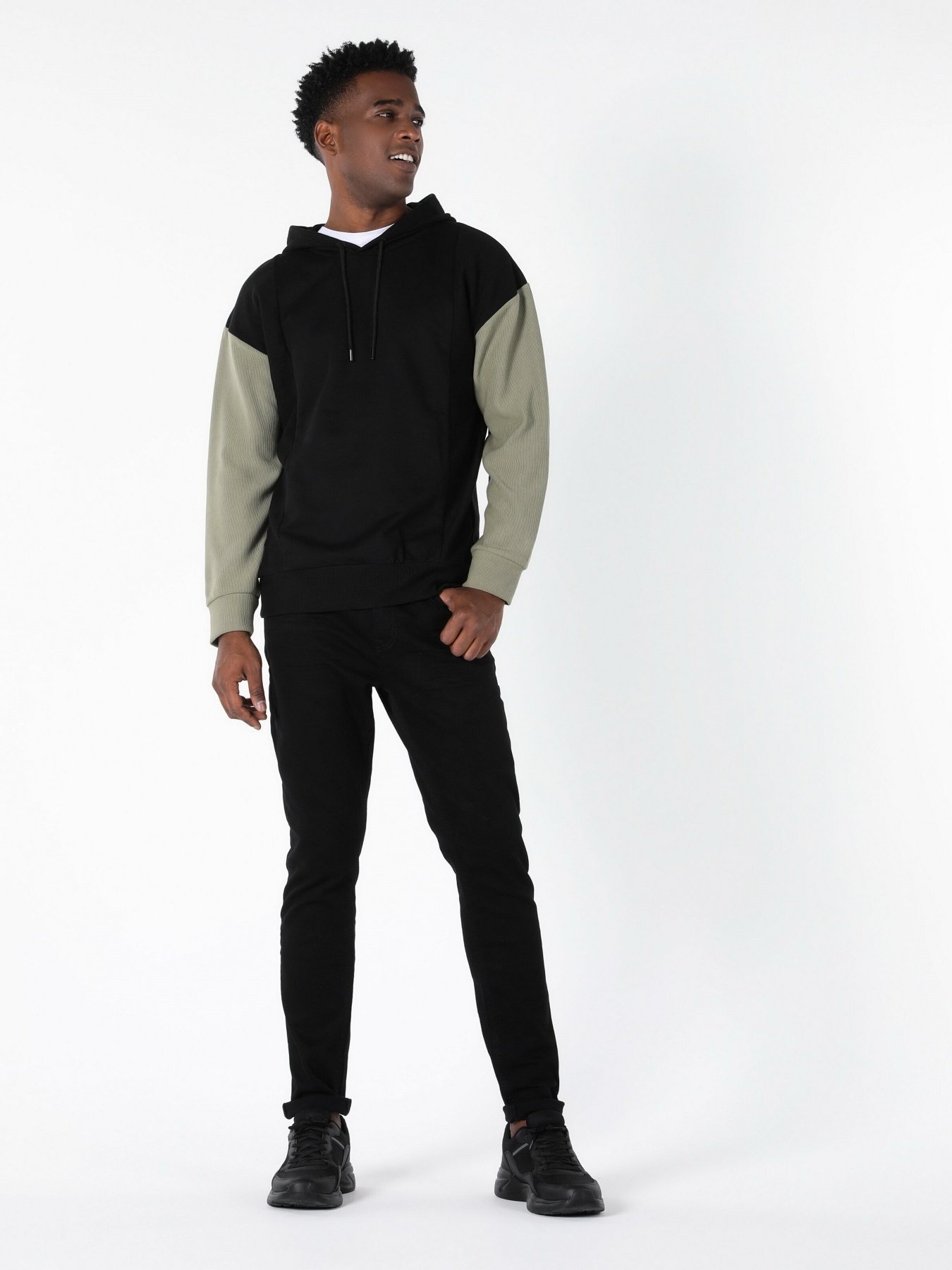 Худи Colin’s модель CL1057457BLK Худи Colin’s модель CL1057457BLK Фото