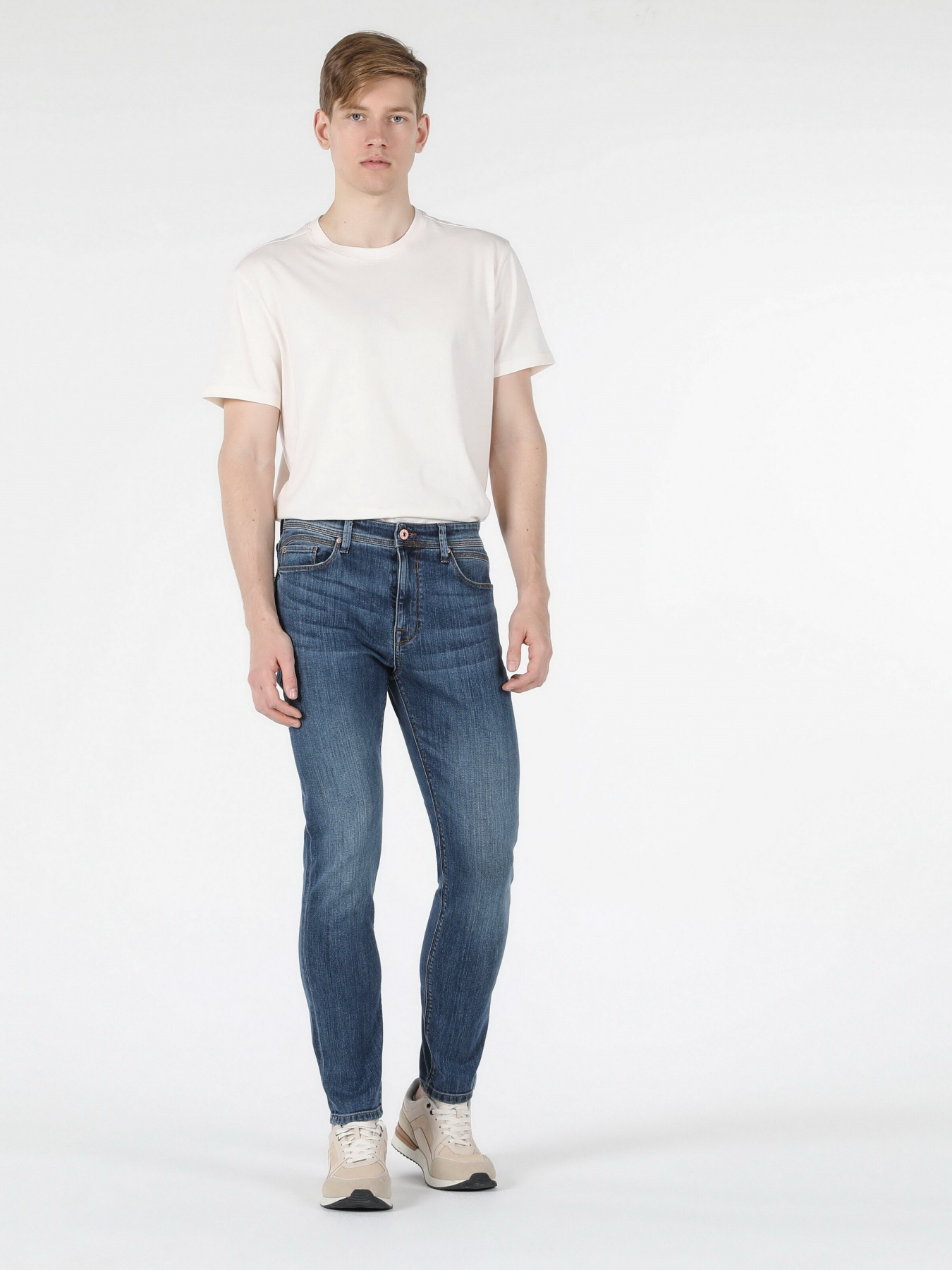 Прямые джинсы Colin’s 035 Ryan модель CL1057849DN41828 Прямые джинсы Colin’s 035 Ryan модель CL1057849DN41828 Фото