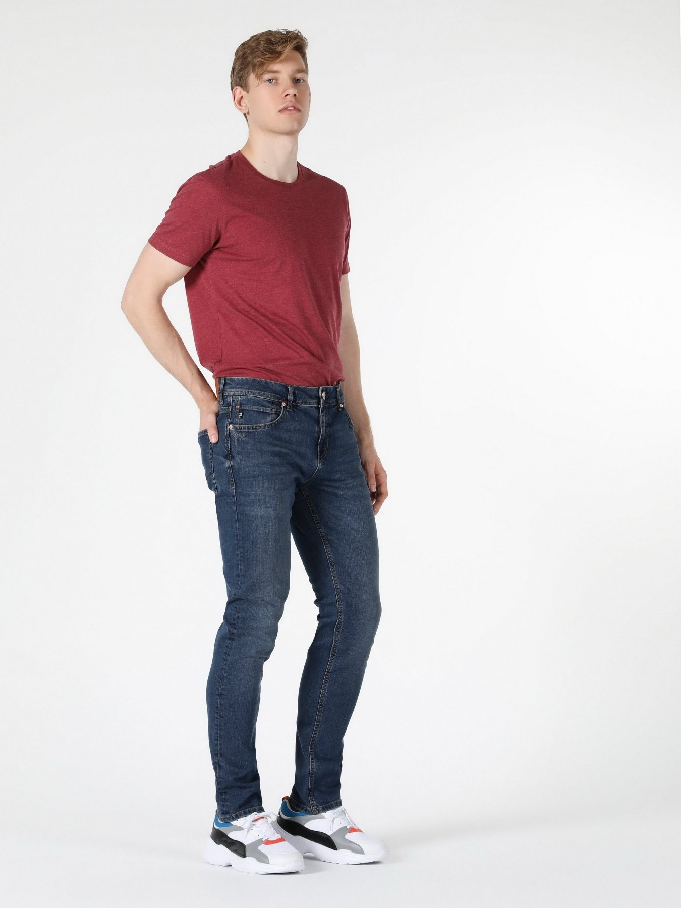 Прямі джинси Colin’s 044 Karl модель CL1057865DN41846 Прямі джинси Colin’s 044 Karl модель CL1057865DN41846 Фото