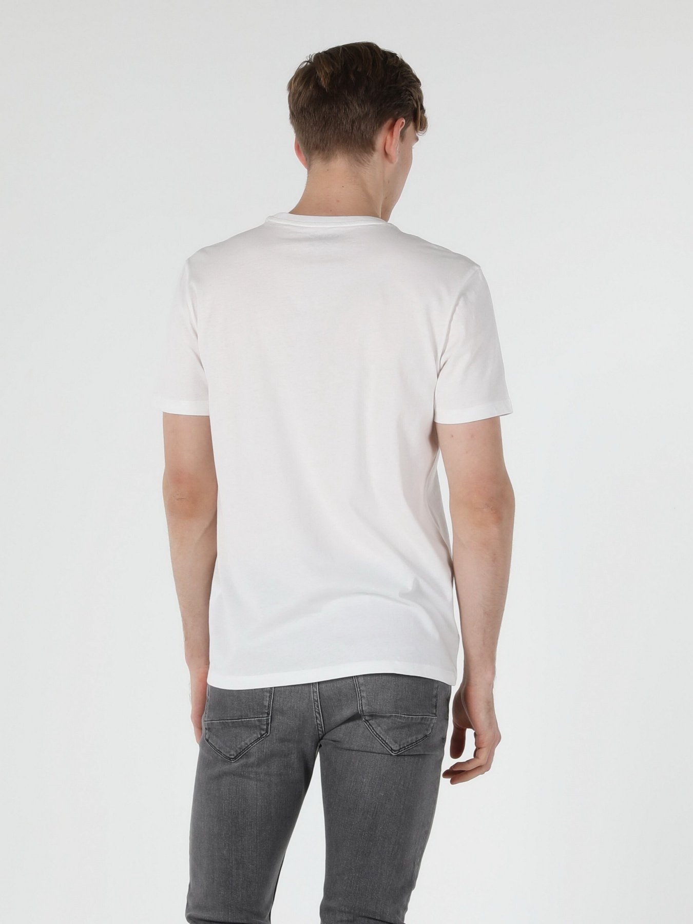 Футболка Colin’s модель CL1058561OFW Фото