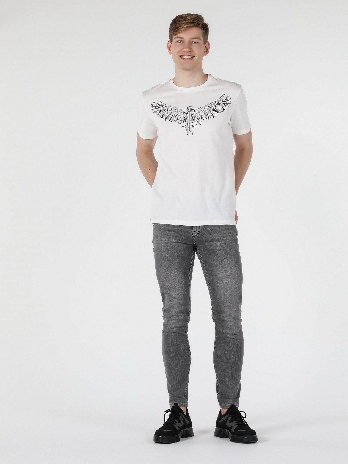 Футболка Colin’s модель CL1058561OFW Фото