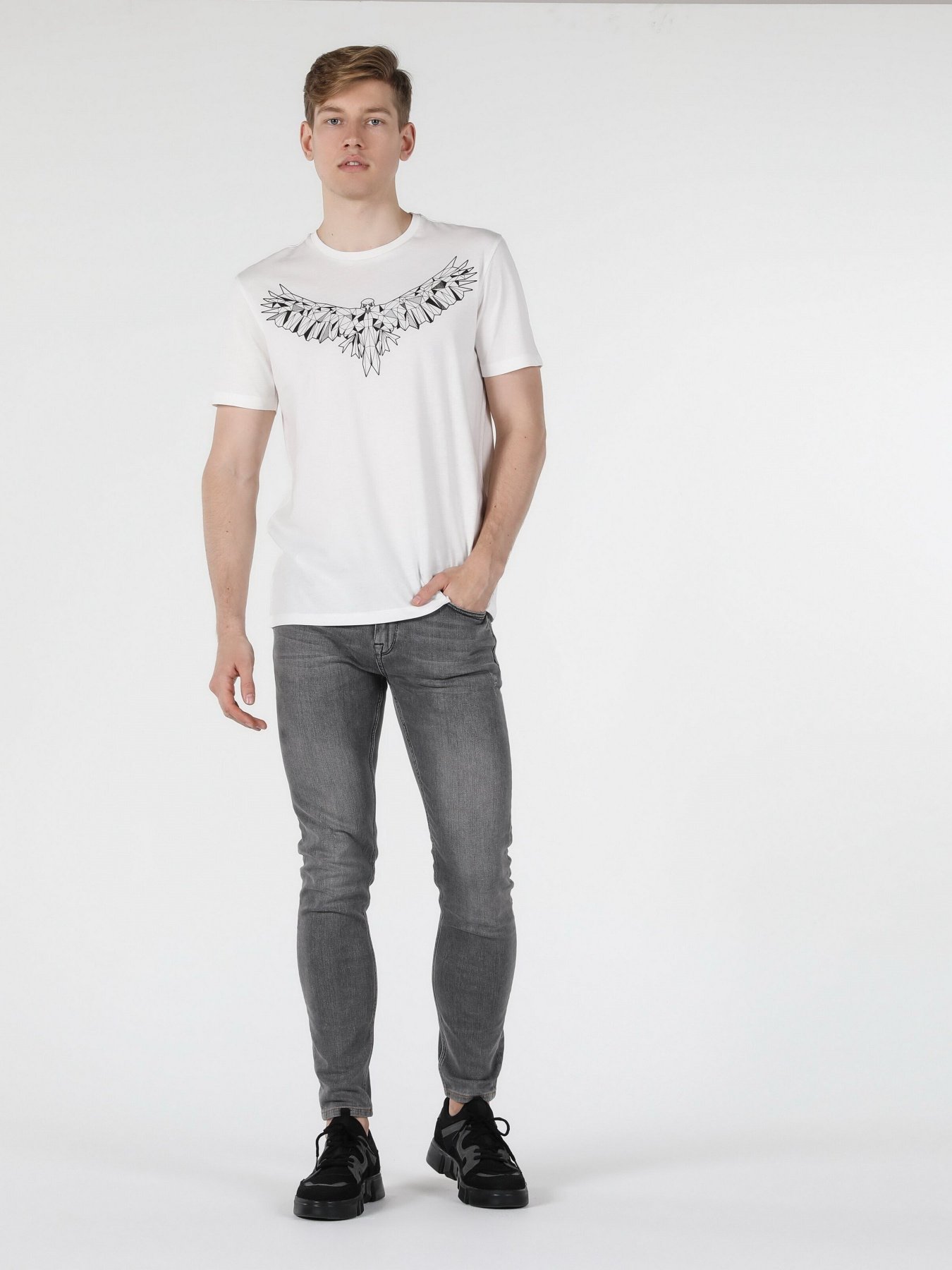 Футболка Colin’s модель CL1058561OFW Фото