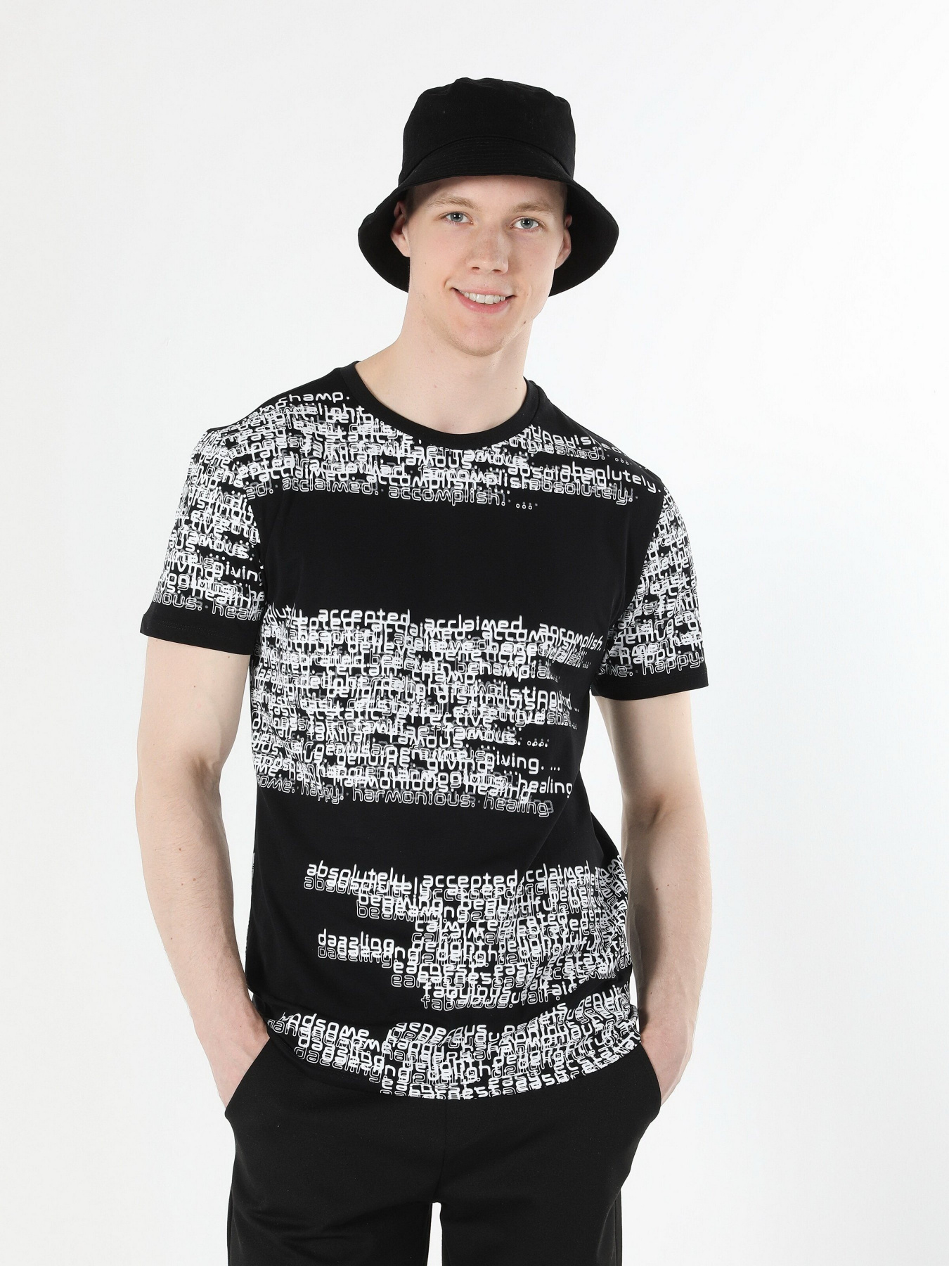 Футболка Colin’s модель CL1057015BLK Фото