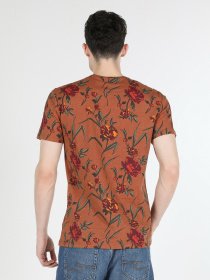 Футболка Colin’s модель CL1057020CRM Футболка Colin’s модель CL1057020CRM Фото