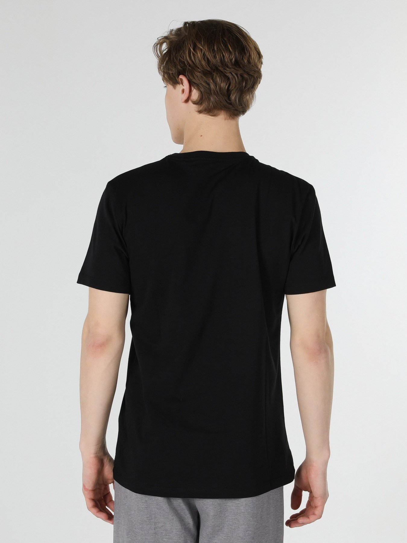 Футболка Colin’s модель CL1057121BLK Фото