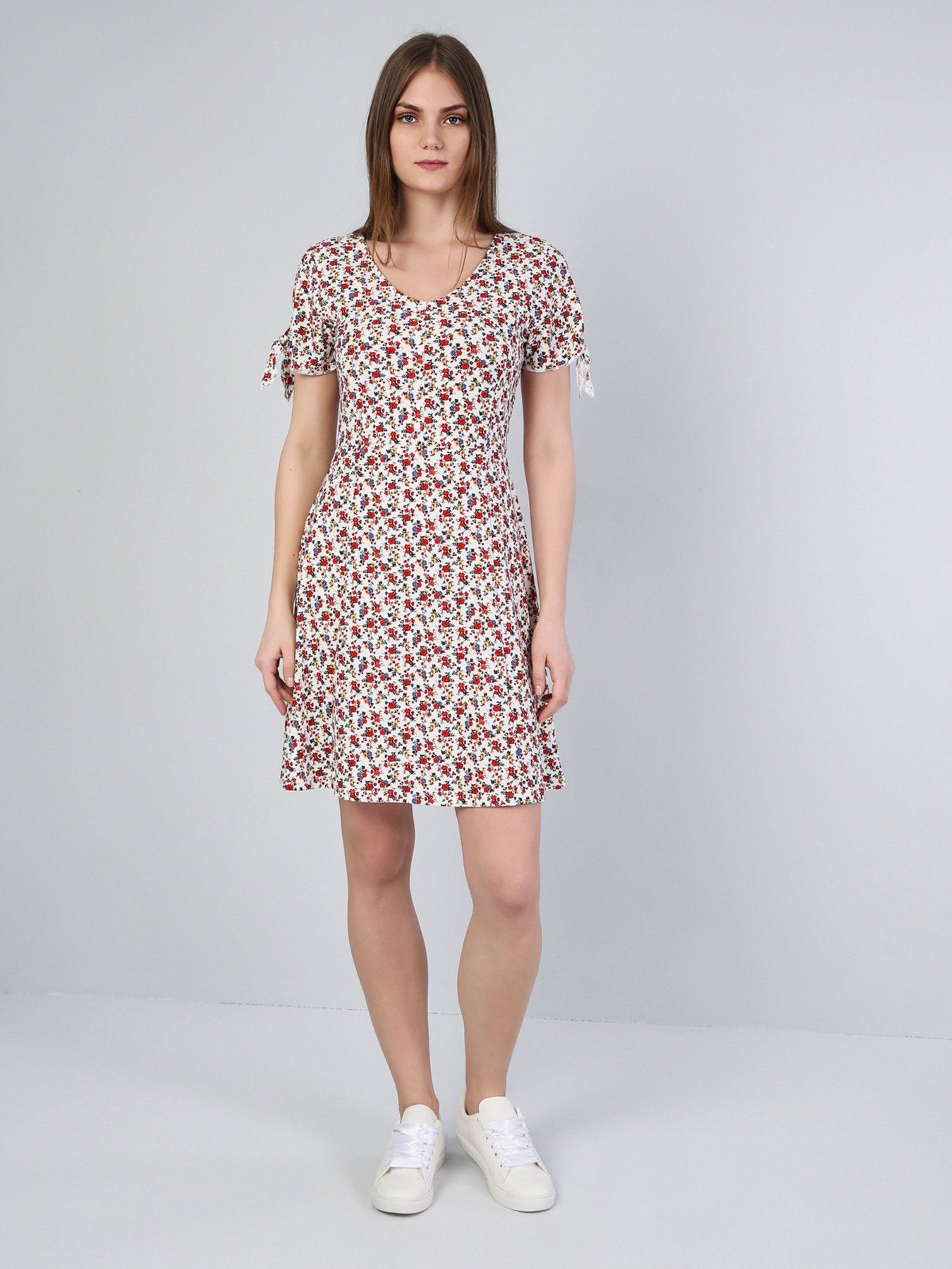 Платья Colin’s модель CL1043689OFW Платья Colin’s модель CL1043689OFW Фото