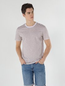 Футболка Colin’s модель CL1057484BEI Футболка Colin’s модель CL1057484BEI Фото