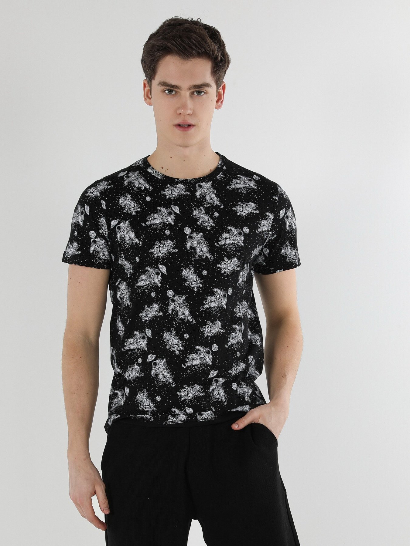 Футболка Colin’s модель CL1057519BLK Фото