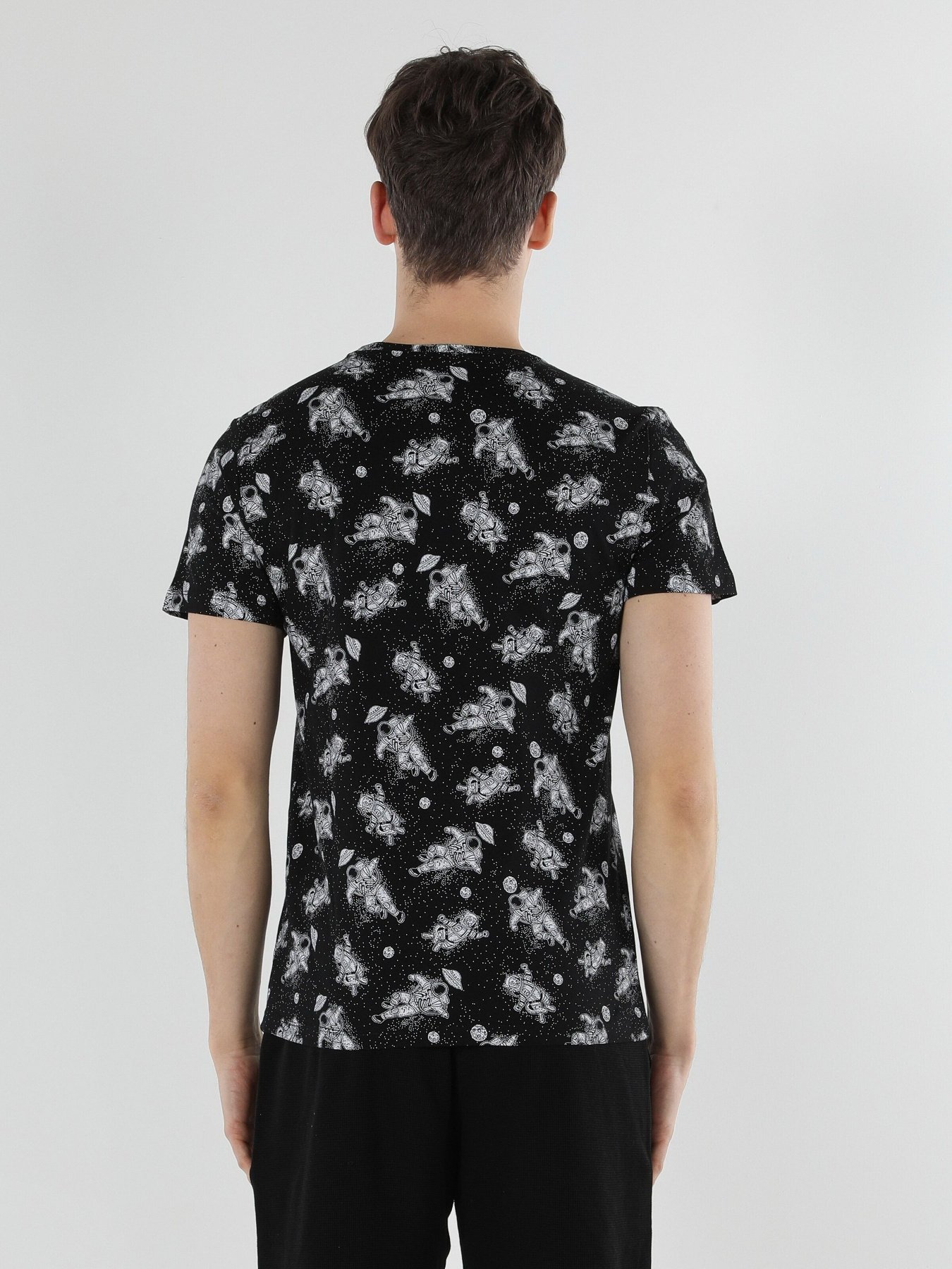 Футболка Colin’s модель CL1057519BLK Фото