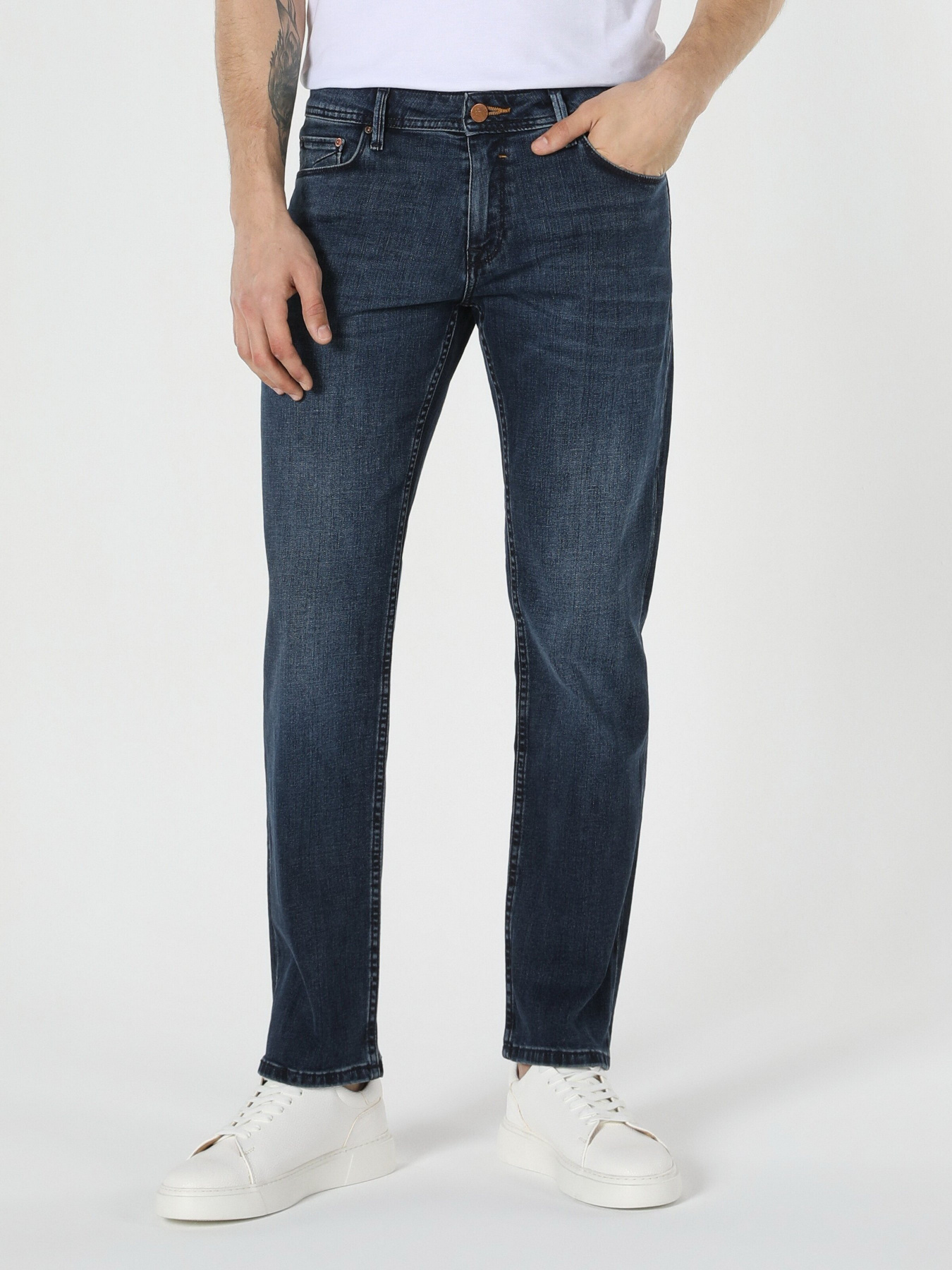 Прямые джинсы Colin’s 045 David модель CL1057847DN03325 Прямые джинсы Colin’s 045 David модель CL1057847DN03325 Фото