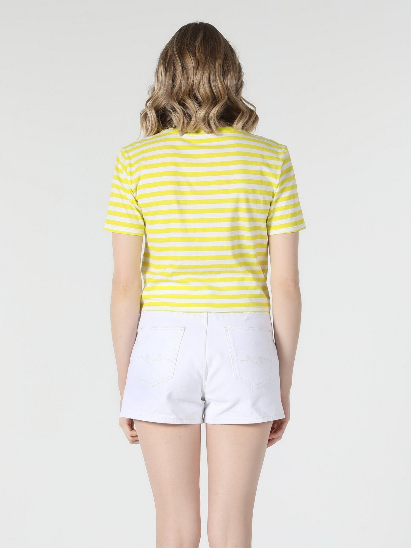 Футболка Colin’s модель CL1058416LYL Фото