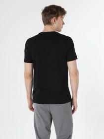 Футболка Colin’s модель CL1058618BLK Футболка Colin’s модель CL1058618BLK Фото