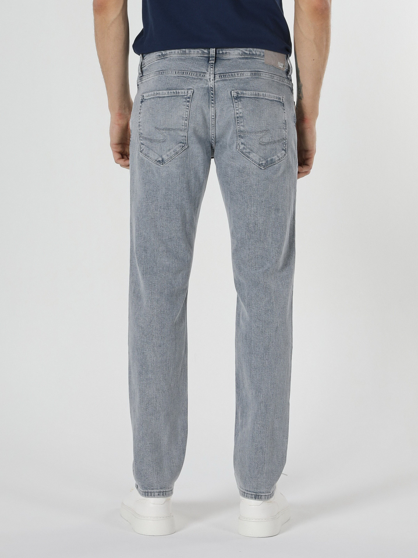 Прямые джинсы Colin’s 044 Karl модель CL1059200DN03855 Фото