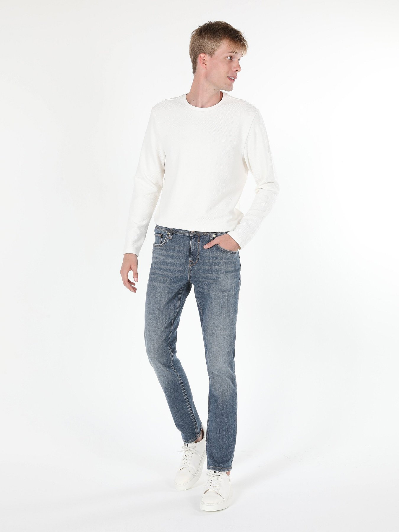 Прямые джинсы Colin’s 044 Karl модель CL1060441DN06402 Фото