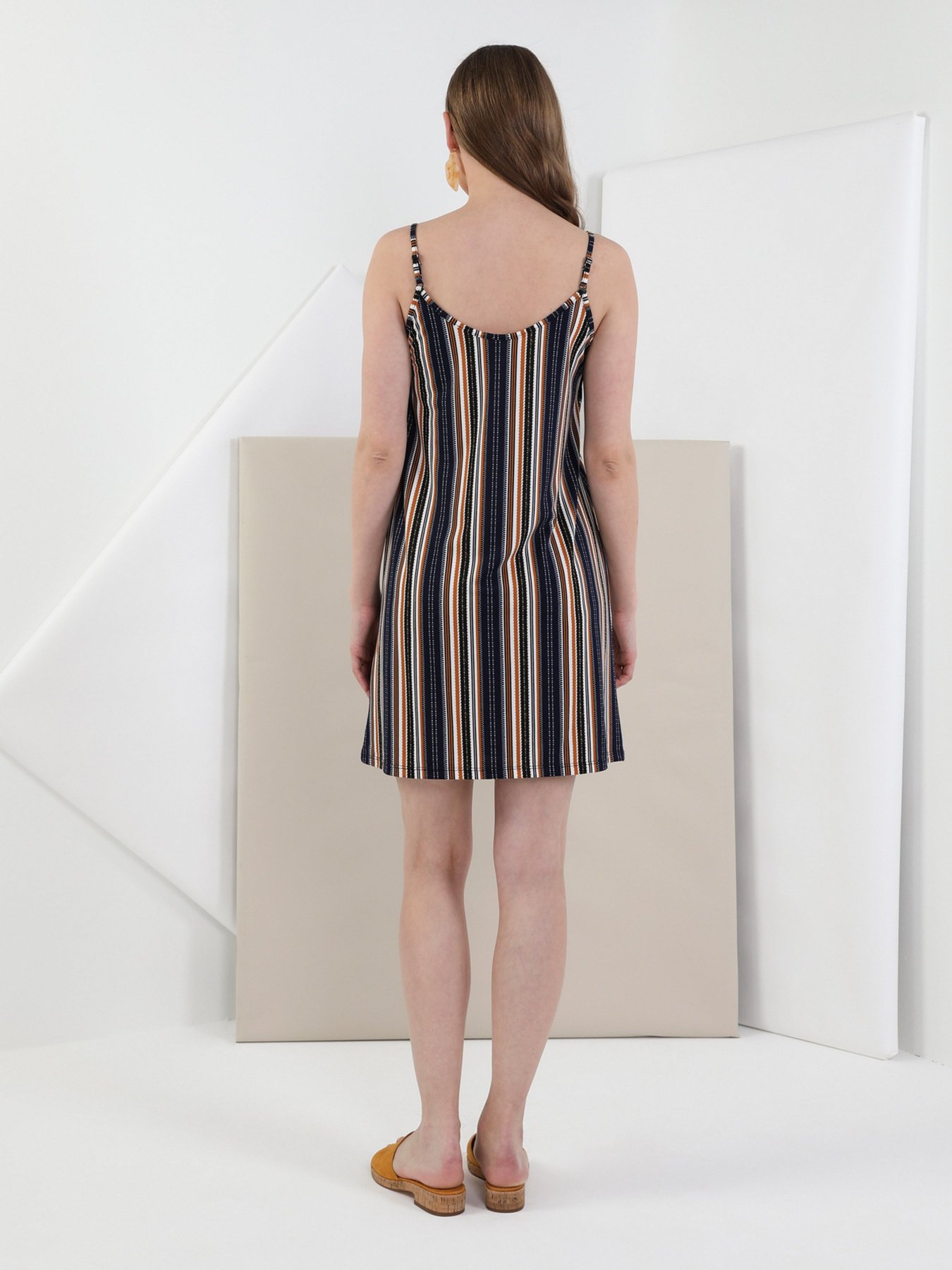 Платье мини Colin’s модель CL1049246MTC Фото