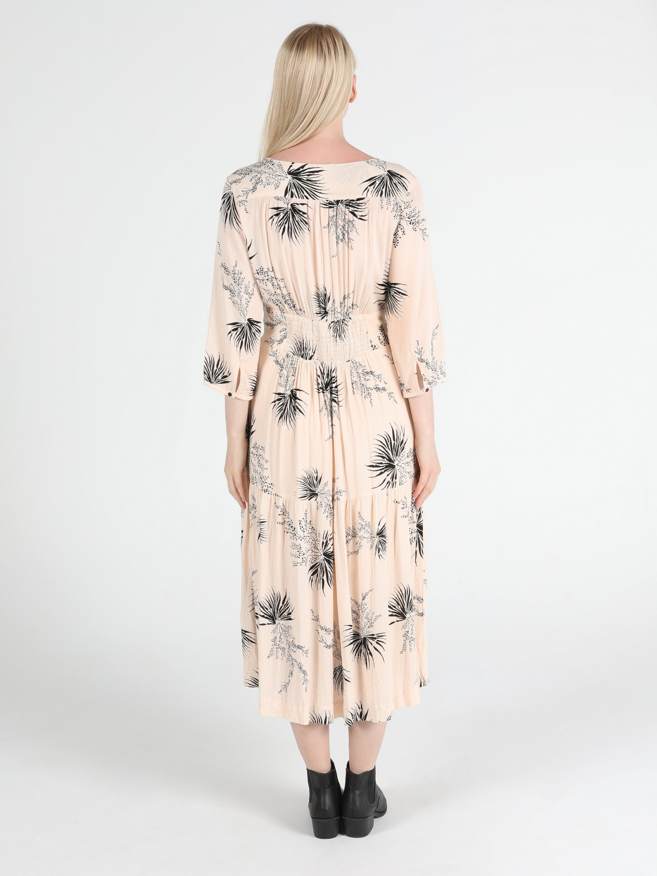 Платья Colin’s модель CL1050482BEI Фото