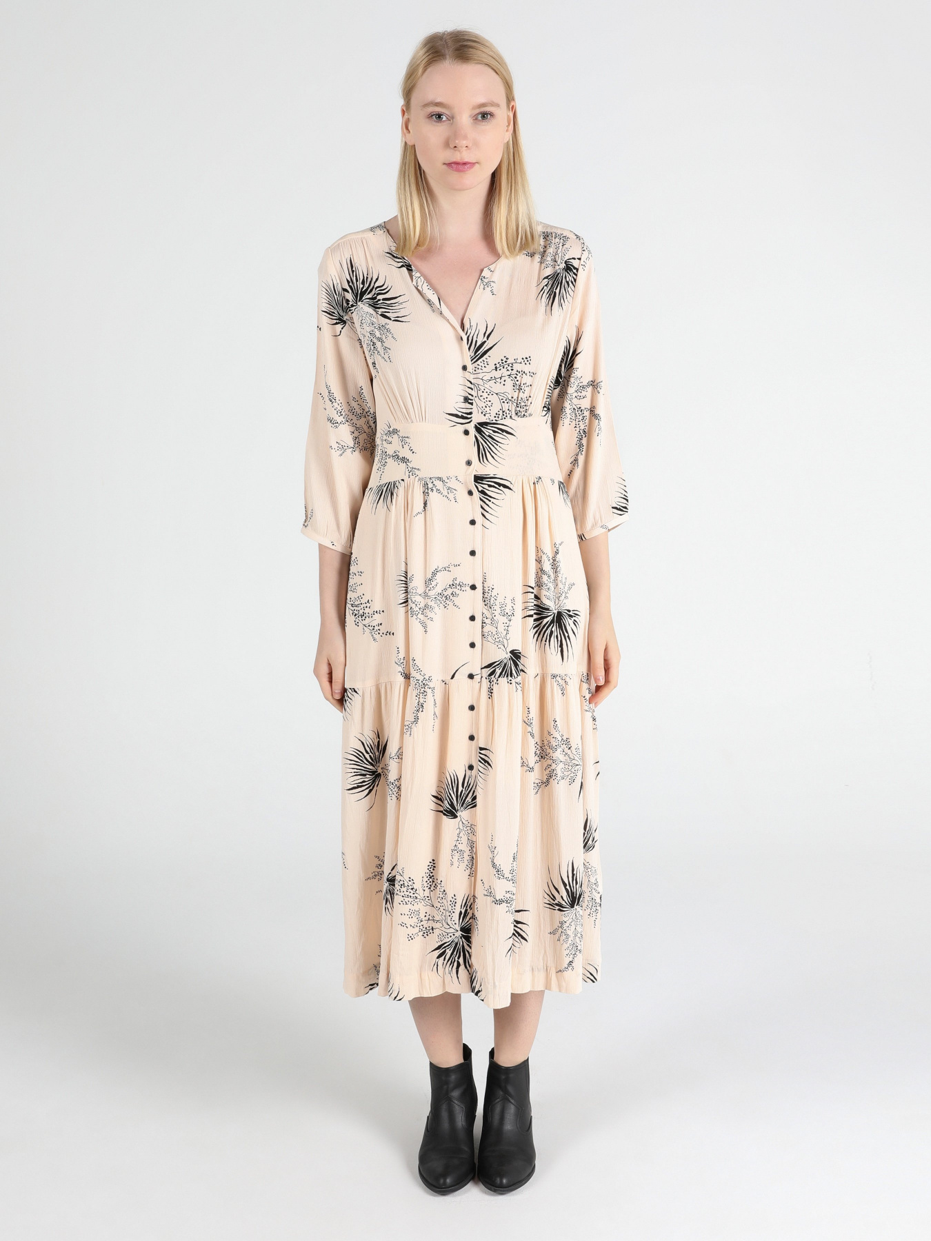 Платья Colin’s модель CL1050482BEI Фото