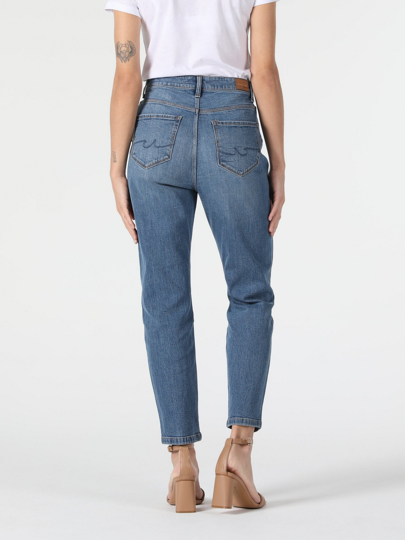 Джинсы мом Colin’s 896 Maria модель CL1057973DN04750 Фото