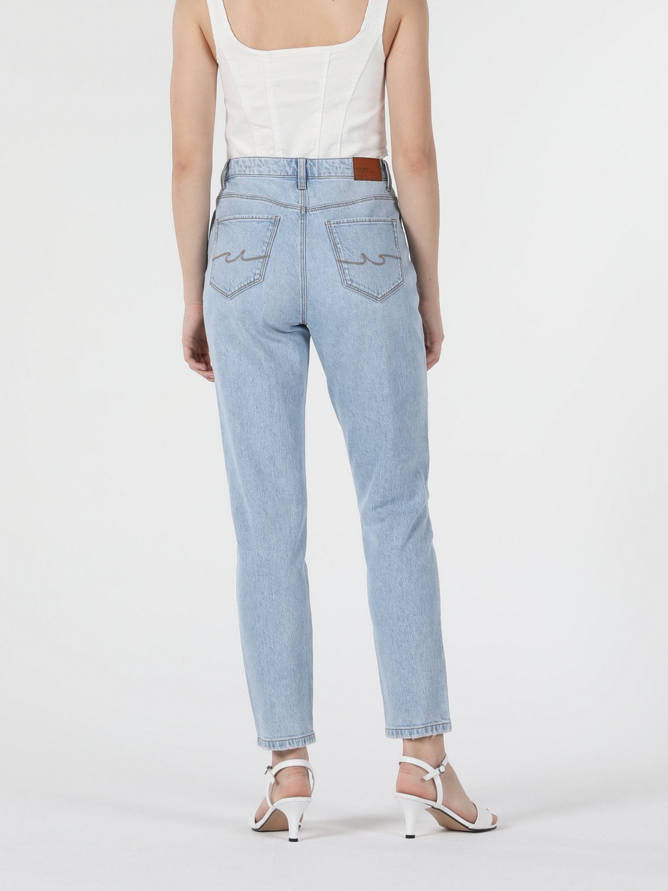 Джинсы мом Colin’s 896 Maria модель CL1059104DN41934 Фото