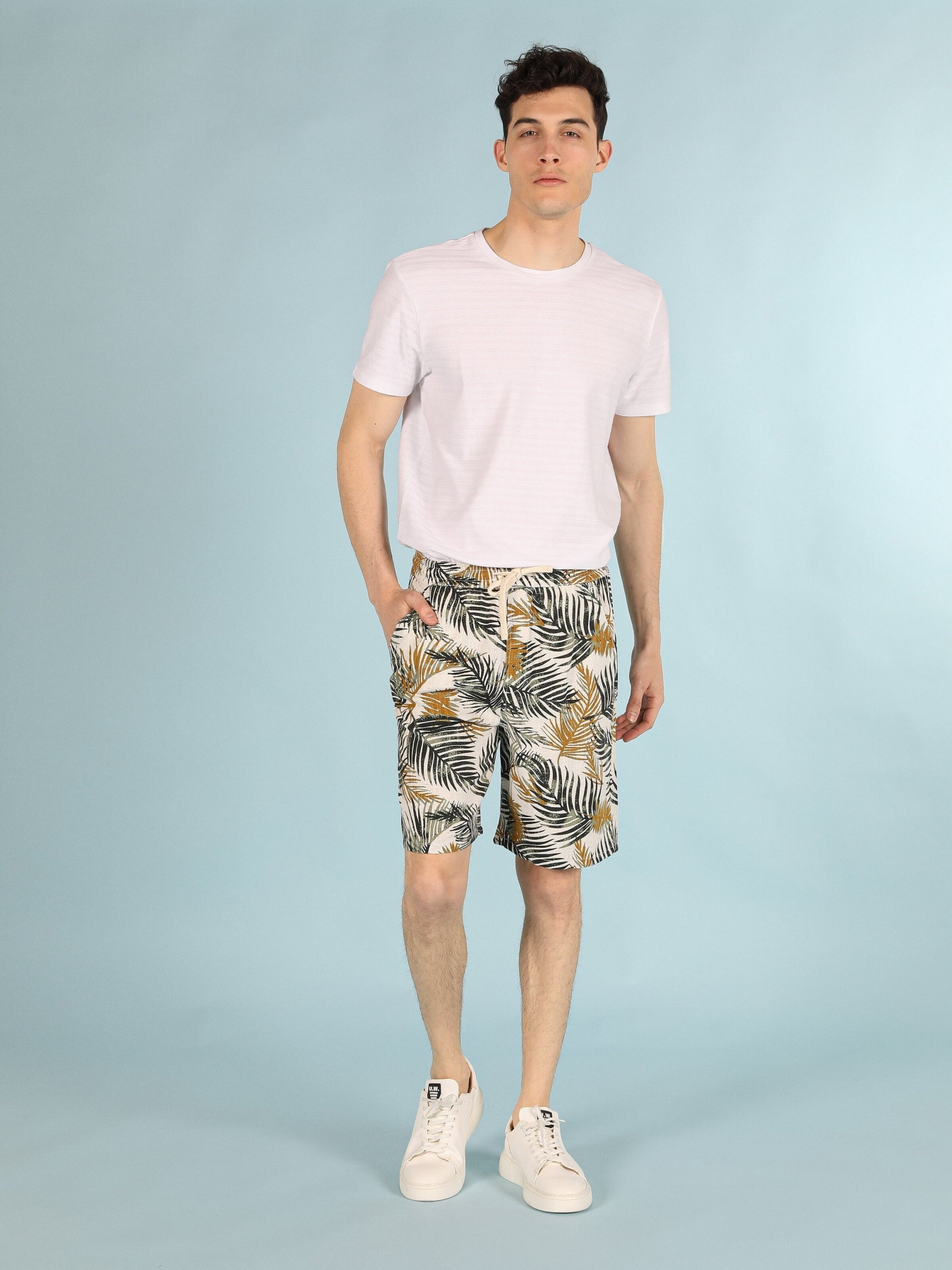 Повседневные шорты Colin’s модель CL1057984KHA Фото