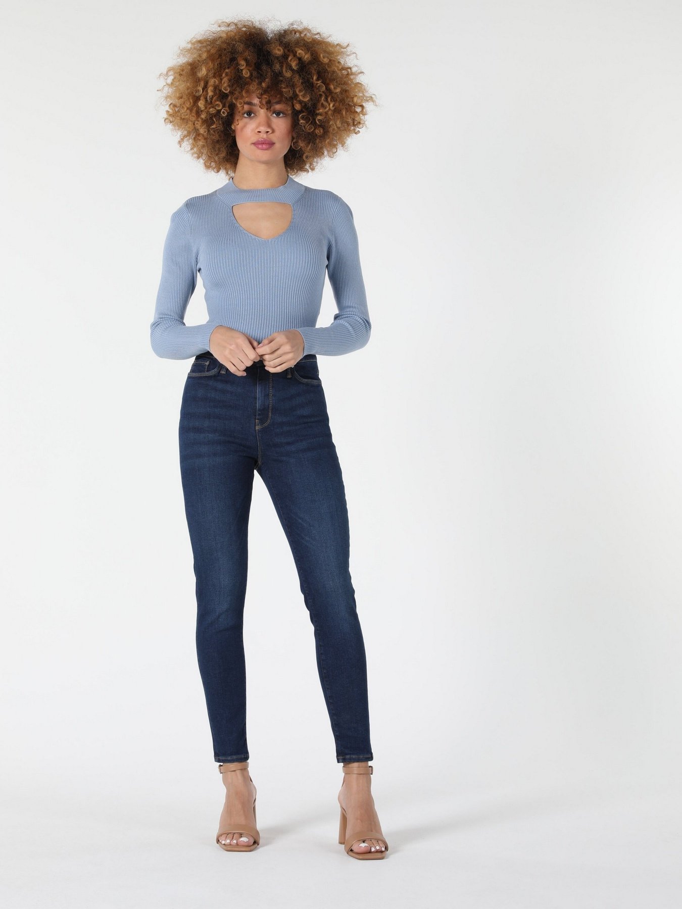 Топ Colin’s модель CL1057223BLE Фото