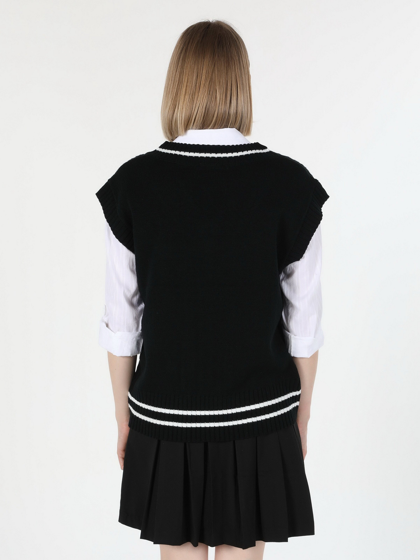 Класичний жилет Colin’s модель CL1061034BLK Фото