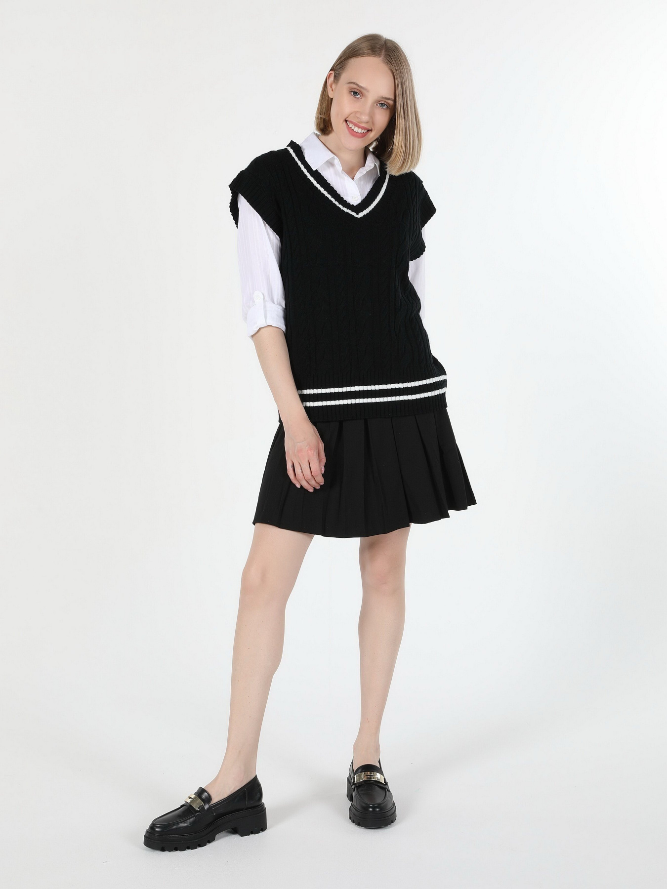 Класичний жилет Colin’s модель CL1061034BLK Фото