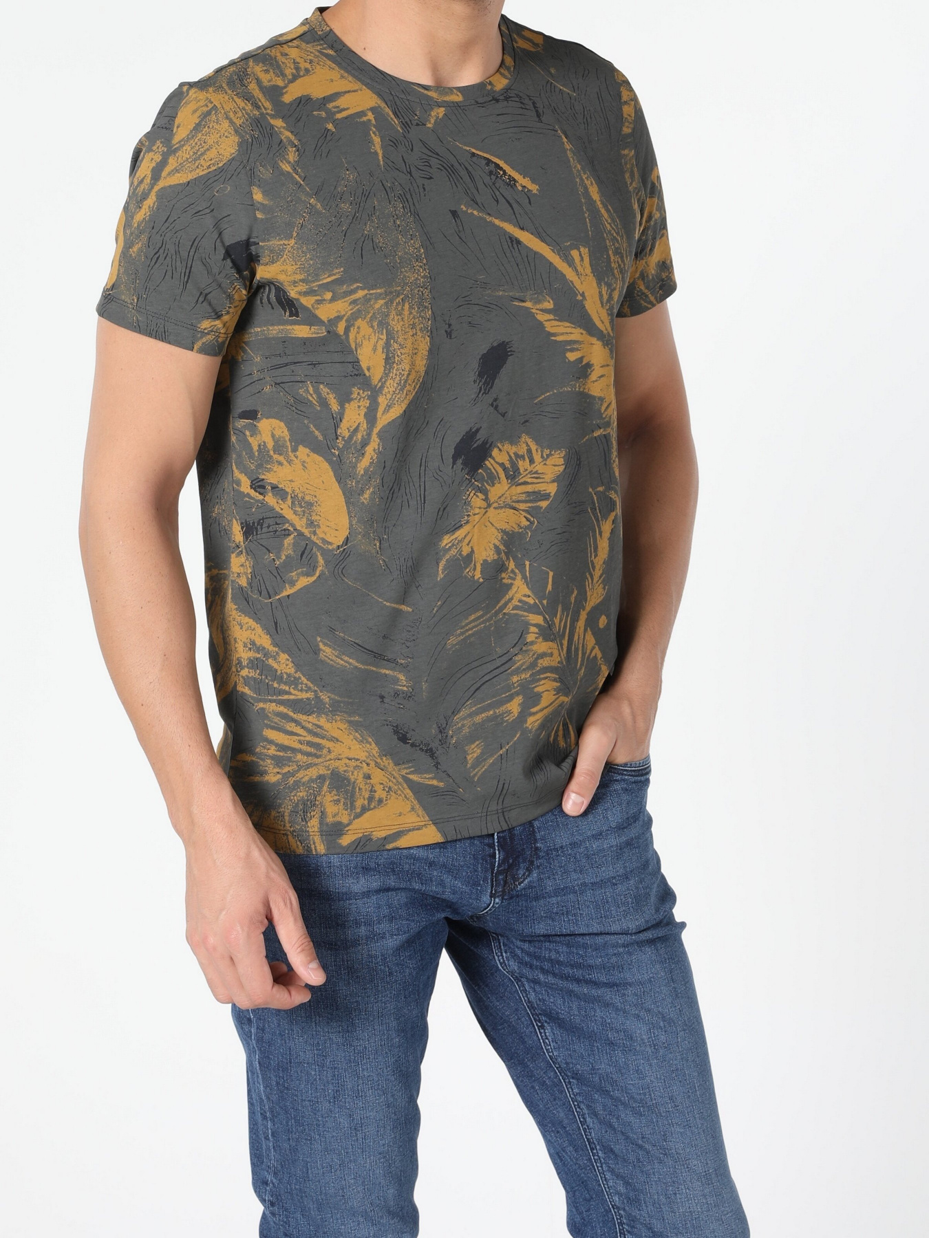 Футболка Colin’s модель CL1055211KHA Фото