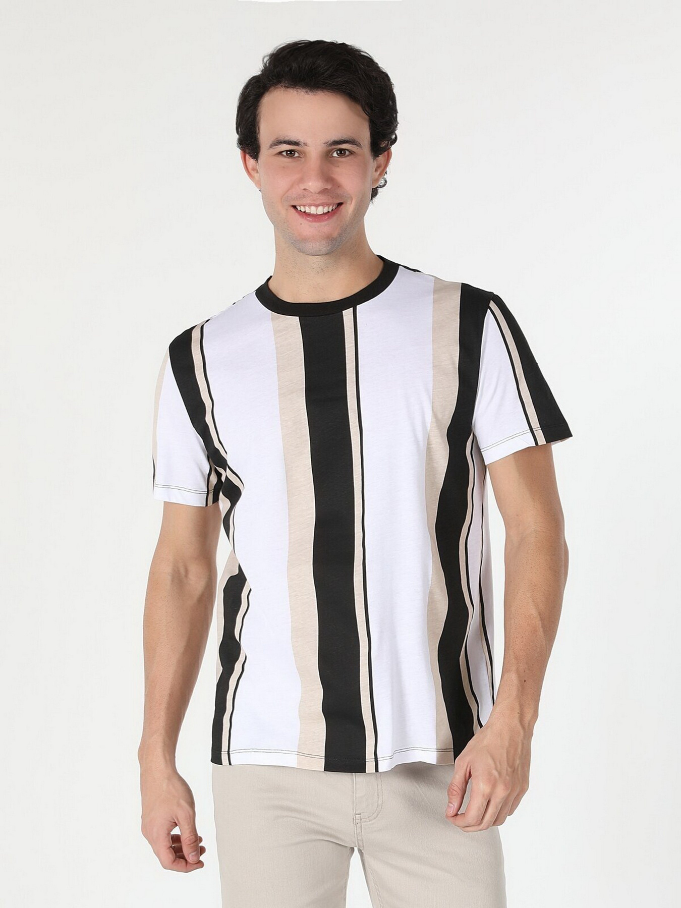 Футболка Colin’s модель CL1057499OFW Фото