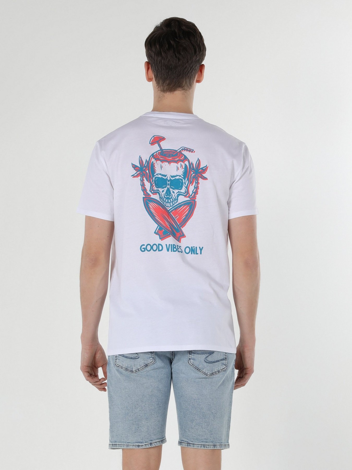 Футболка Colin’s модель CL1058831WHT Футболка Colin’s модель CL1058831WHT Фото