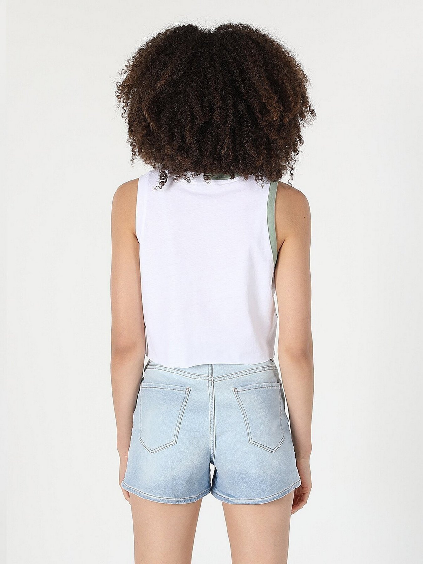 Топ Colin’s модель CL1058959WHT Топ Colin’s модель CL1058959WHT Фото