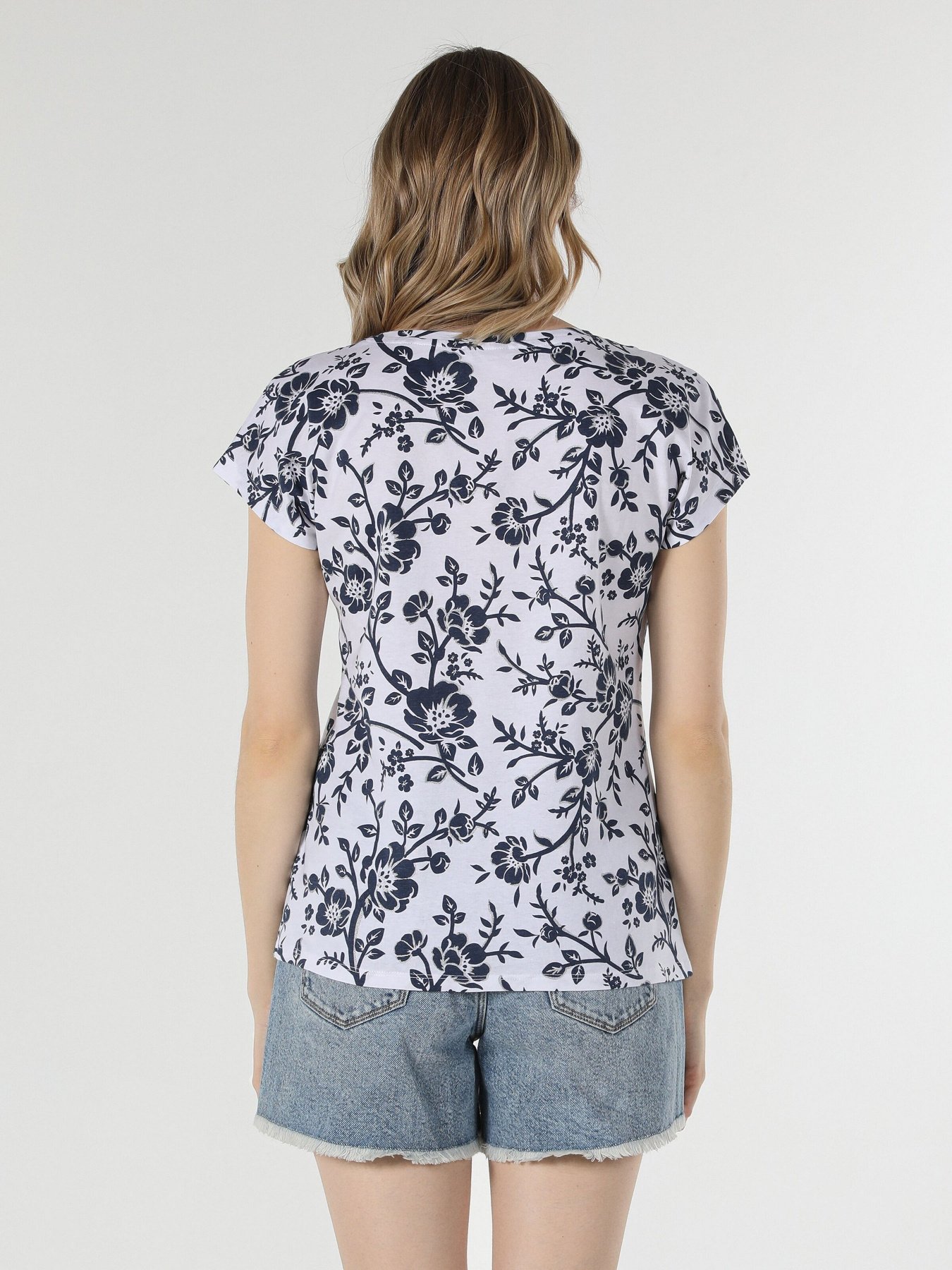 Футболка Colin’s модель CL1058993WHT Фото